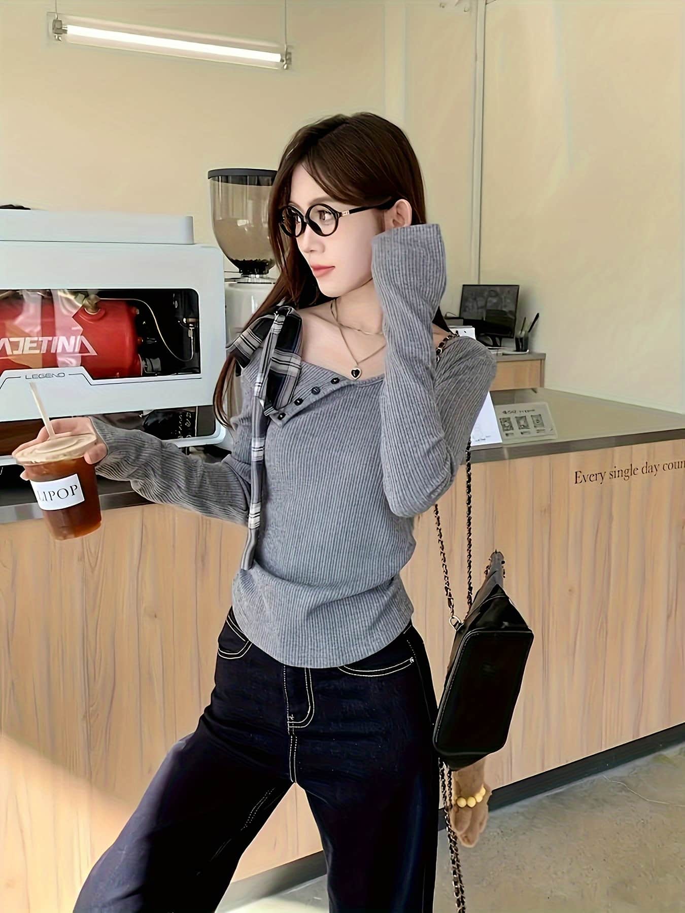 【全店30％OFF引き換え証があり】【アシメデザイン】トップス レディース 長袖 肋材 カットソー 非対称 のど首 シュロの葉 名取り草 きつい か細い 着痩せ 細押し出し 鎖骨押し出し デコルテ 肌付き 重ね着 好いたらしいめ 薄墨色 薄墨色 読み合わせる柄 秋冬春