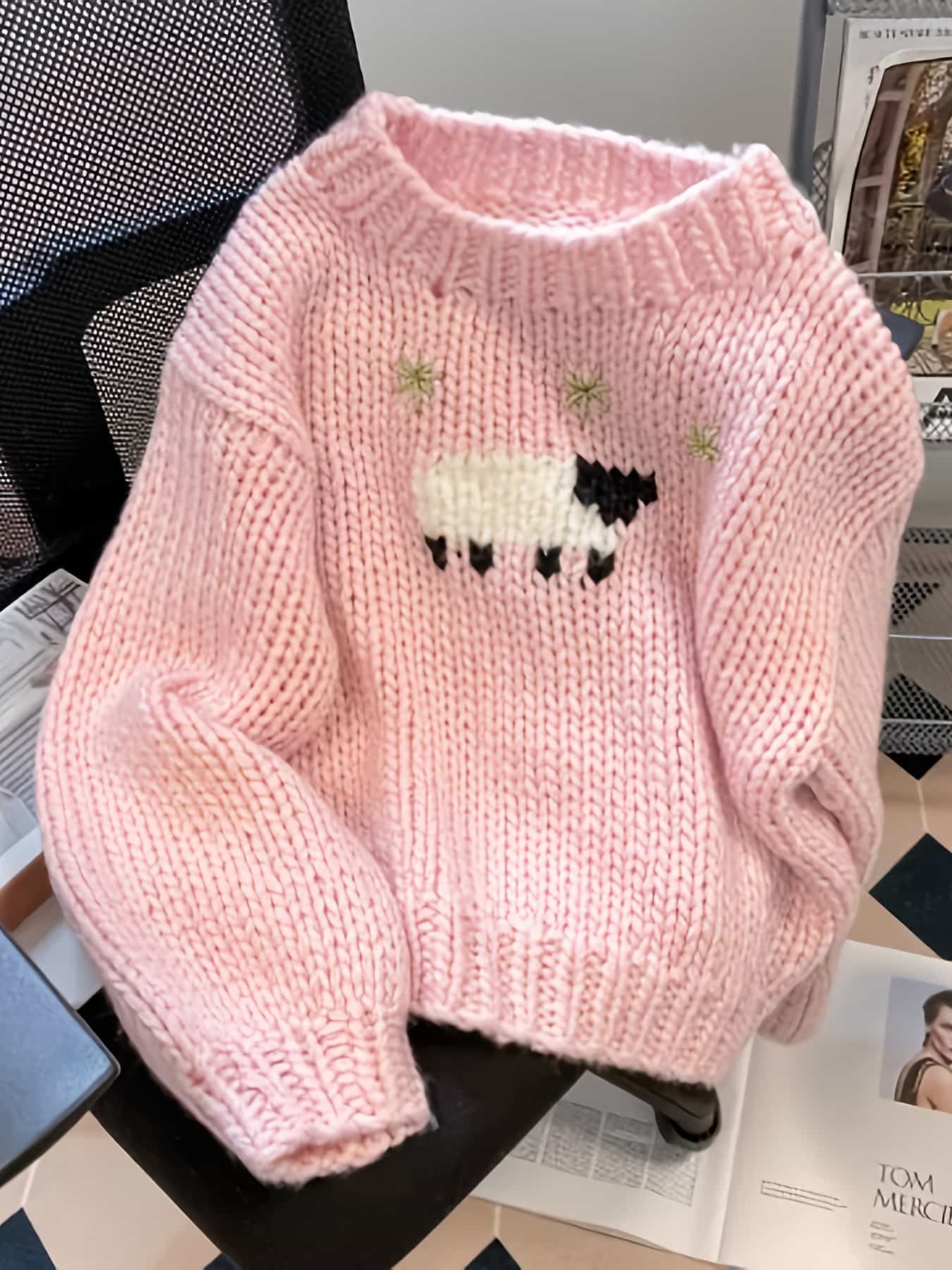 【全店30%OFFクーポンがあり】【ひつじ柄】ニット セーター レディース トップス クルーネック 丸首 ローゲージ 羊 アニマル 刺繍 プルオーバー 長袖 ボリューム袖 ゆったり オーバーサイズ ビッグシルエット 体型カバー 二の腕カバー 華奢見え|大森麗萱