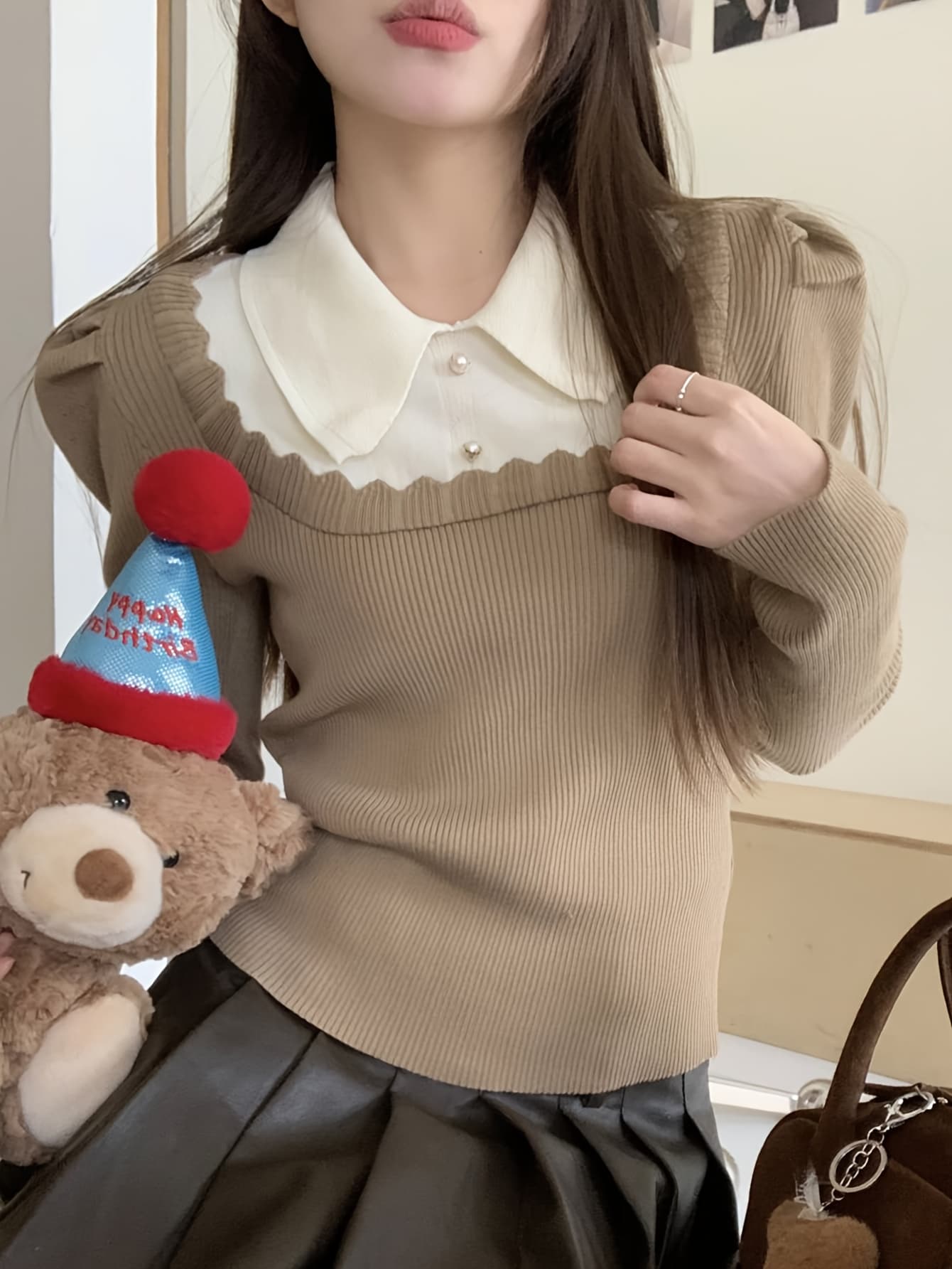 【全店30％OFF引き換え証があり】【花の冠yd風】 編み物 レディース 重ね着風 襟付き添い人 フェイクレイヤード トップス 長袖 リブニット パール トップ風 スウェーター 無地 好いたらしいめ 成年者好いたらしい 体型押しかぶせる 二の腕押しかぶせる 割れ易い押し出し 着痩せ 1枚で決ま