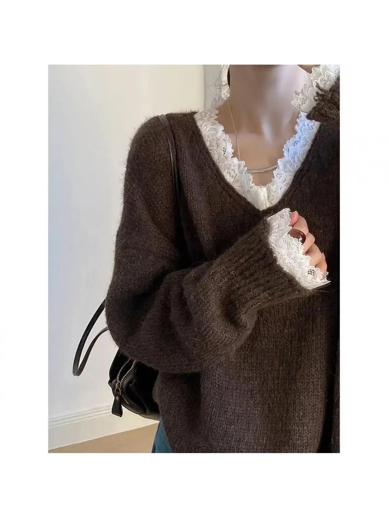 【全店30%OFFクーポンがあり】【重ね着風】ニット レディース セーター Vネック レース トップス 長袖 プルオーバー ゆるニット 襟レース 袖レース レイヤード風 カジュアル きれいめ 大人可愛い フェミニン 体型カバー 着痩せ 華奢見え 二の|大森麗萱