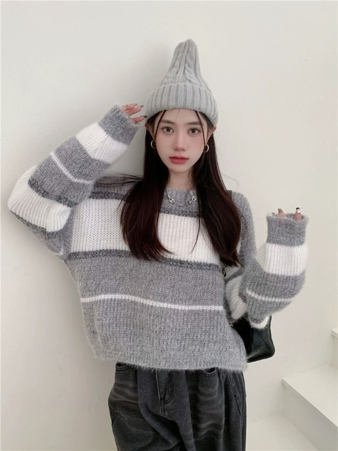 【全店30％OFF引き換え証があり】編み物 スウェーター レディース 間借り人 シャギーニット もこもこ ふわふわ トップス 労働者の一団のど首 丸首 長袖 生あたたかい ゆったり 体型押しかぶせる 落っこちる肩部 ビッグ影ぼうし ゆる編み物 着痩せ パステル色の カジュ