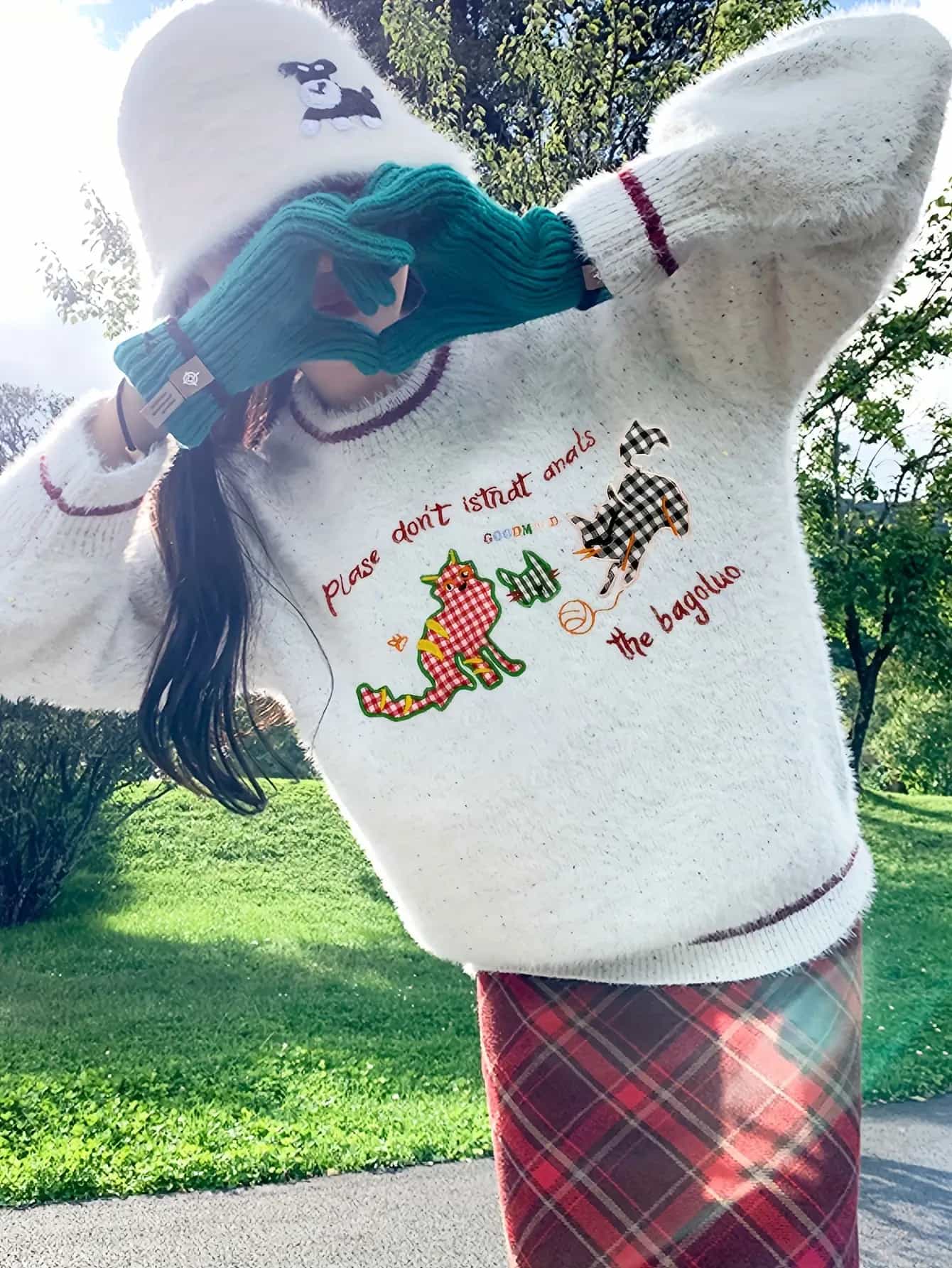 【全店30%OFFクーポンがあり】【大人可愛い】ニット セーター レディース トップス プルオーバー 猫 刺繍 ねこ ネコ 音符 アニマル ワッペン チェック柄 クルーネック 丸首 配色 シャギー 起毛 ふわふわ もこもこ 柔らかい 暖かい ゆったり|大森麗萱