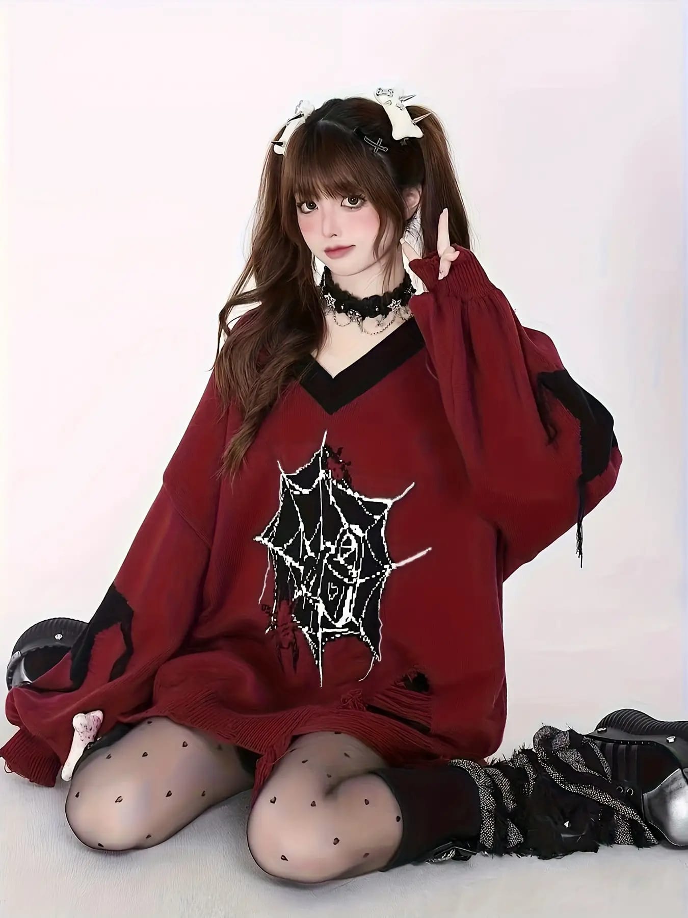 【全店30％OFFクーポンがあり】【Y2K/地雷系】 セーター レディース Vネック ニット ダメージ加工 スパイダー クモの巣 オーバーサイズ ビッグシルエット ストリート系 パンク ゴシック サブカル トップス プルオーバー ざっくりニット クラ｜大森麗萱 8,845円