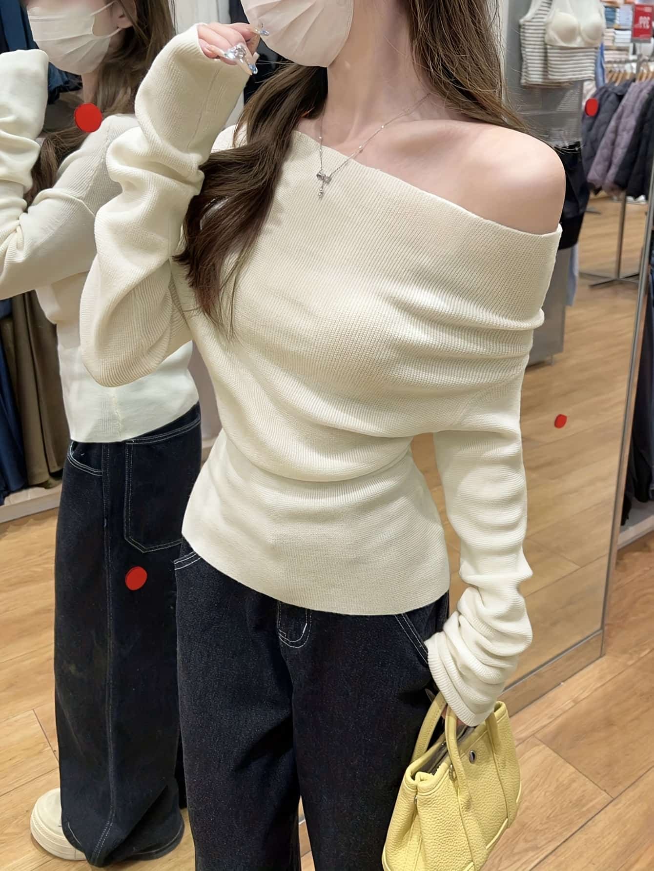 【全店30％OFF引き換え証があり】【デコルテもの言う花】 オフショルダー 編み物 レディース 猪牙のど首 リブニット スウェーター 長袖 きつい トップス カットソー ティーシャツ 伸縮性 伸ばすこと 着痩せ 細押し出し 割れ易い押し出し 体型押しかぶせる 二の腕押しかぶせる はたご屋