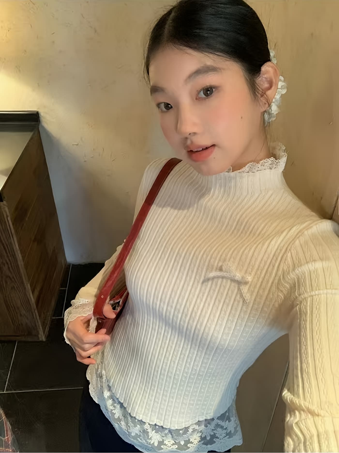 【全店30％OFF引き換え証があり】カットソー レディース 長袖 スピード競技 ハイネック トップス ボトルネック 肋材 肌付き 花の冠yd風 重ね着風 うつり変わり 花柄 シュロの葉 透け感 フラウンス 好いたらしいめ 成年者好いたらしい 女子らしい きつい 着痩せ 細押し出し 割れ易い