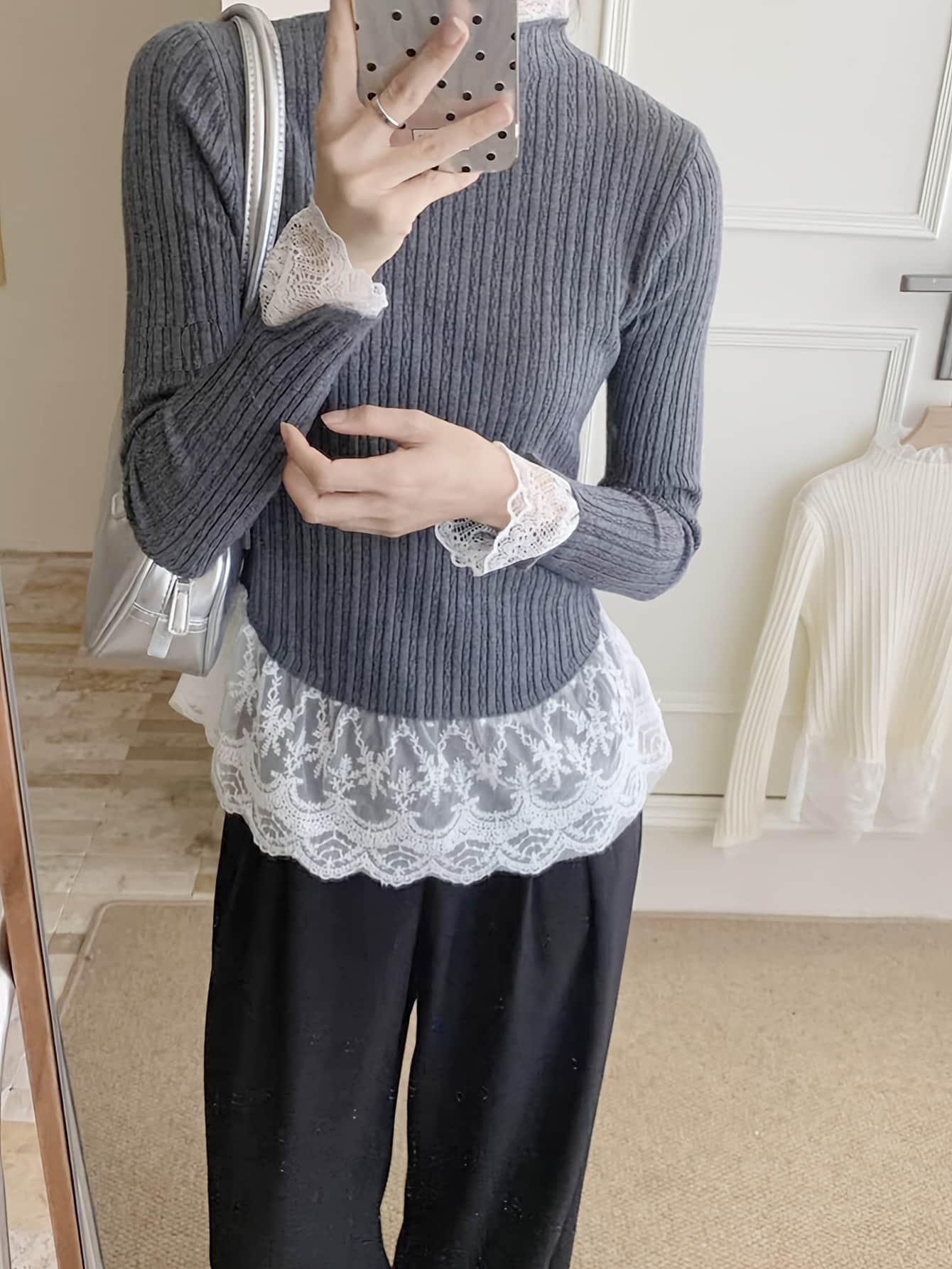 【全店通用25%OFFクーポン】【レイヤード風】 ニット レディース レース 裾レース トップス 長袖 ハイネック モックネック セーター リブニット インナー プルオーバー 重ね着風 切り替え フリル 伸縮 ストレッチ タイト 着痩せ 細見え 体型|大森麗萱