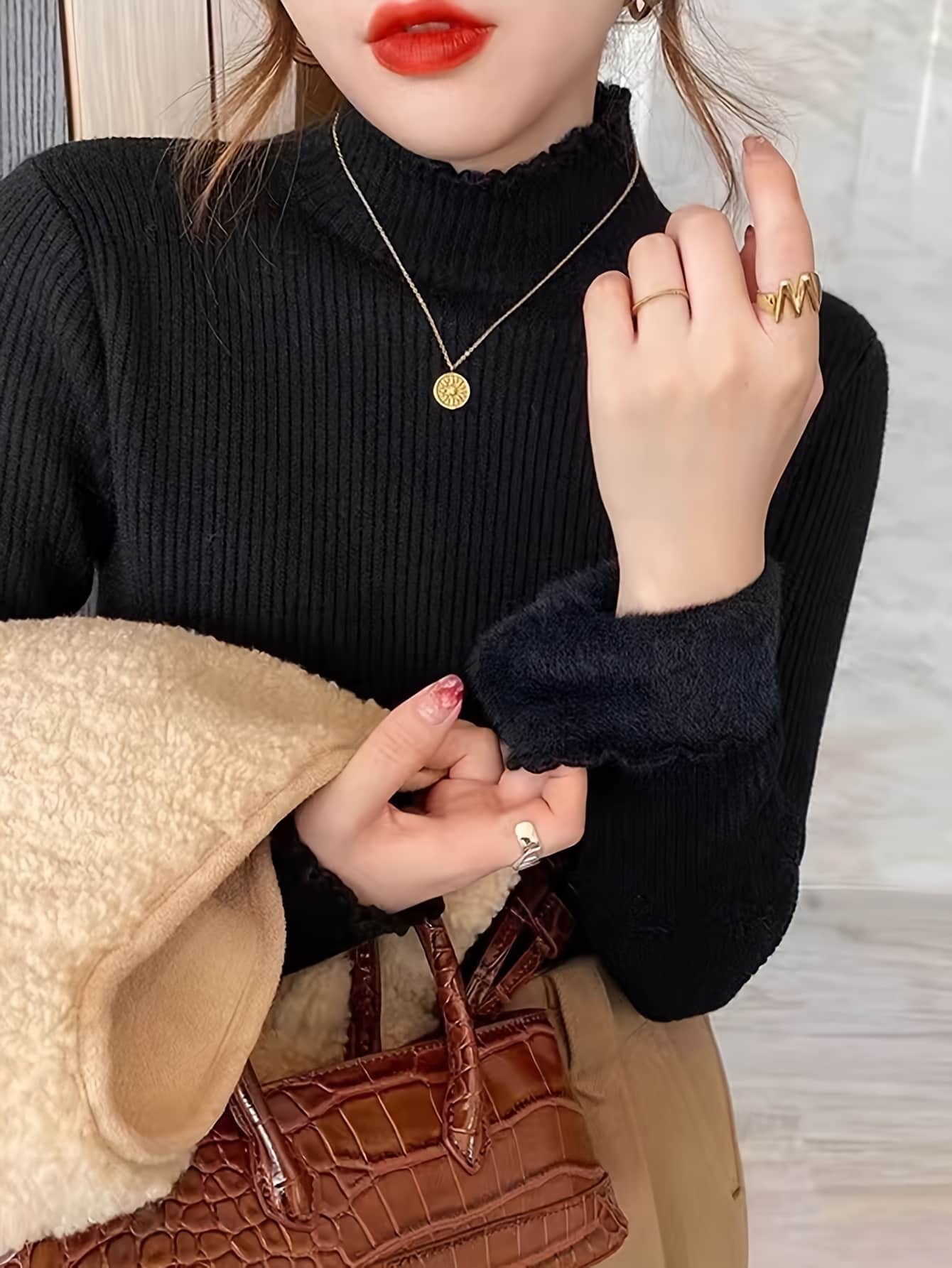 【全店通用25%OFFクーポン】【裏起毛で暖かい】ハイネック ニット レディース セーター 裏フリース リブニット タートルネック メロー フリル 襟 袖 トップス 長袖 インナー カットソー プルオーバー 無地 タイト スリム 伸縮性 ストレッチ|大森麗萱