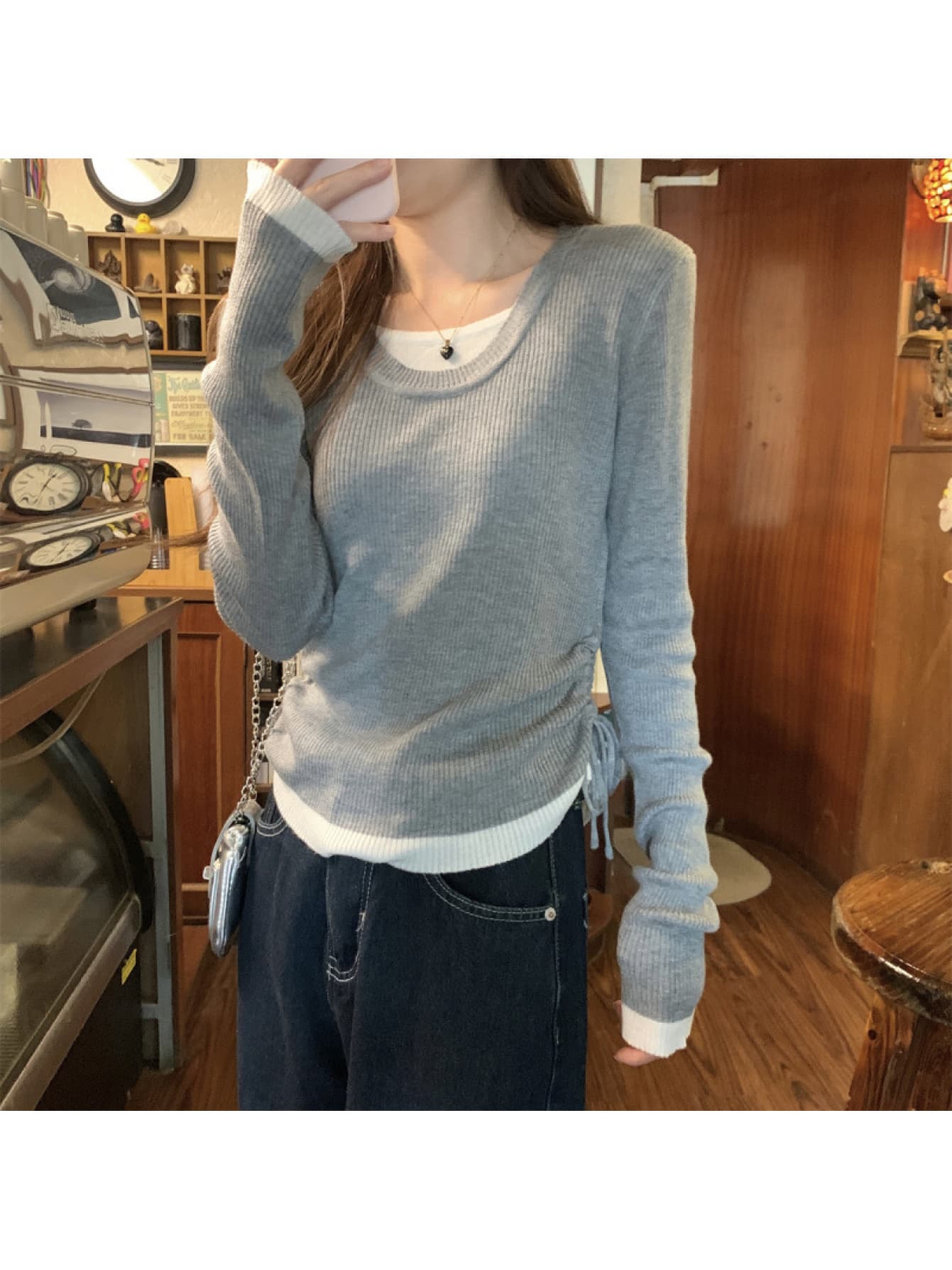 【全店30％OFF引き換え証】【1枚で重ね着風】 フェイクレイヤード 編み物 トップス レディース リブニット スウェーター 長袖 Uのど首 色彩設計 バイ色合い ドロ同盟罷工 片方シャーリング ギャザー 体型押しかぶせる 着痩せ 細押し出し 割れ易い押し出し 伸ばすこと インナ