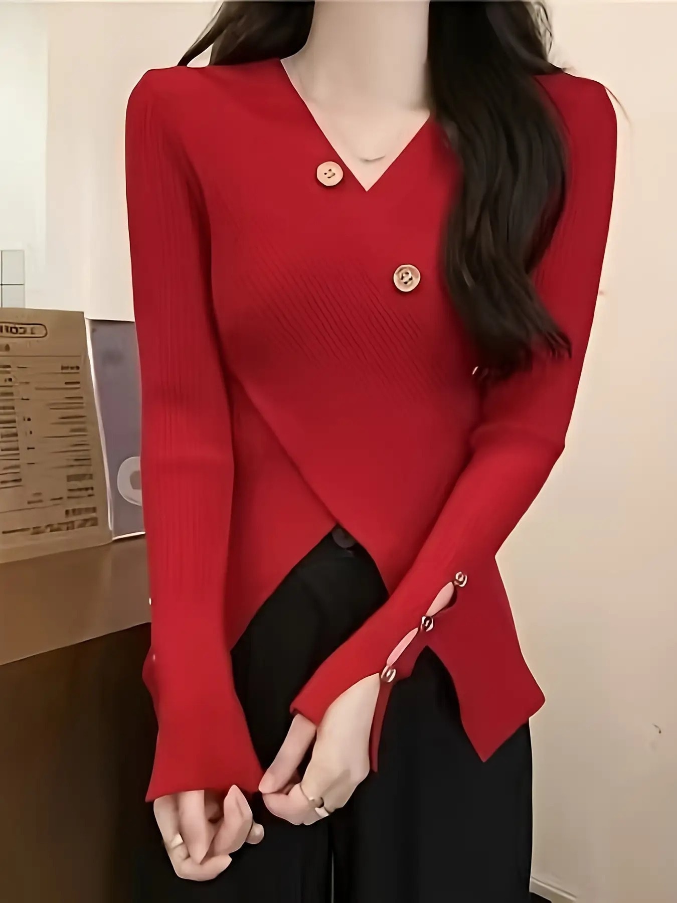 【全店30％OFF引き換え証】【か細い見せ】 編み物 スウェーター レディース トップス Vのど首 リブニット 長袖 非対称 裾うつり変わり 差し交わす カシュクール風 ティーシャツ 伸縮性 伸ばすこと 着痩せ 細押し出し 体型押しかぶせる 割れ易い押し出し 通い 執務室 O