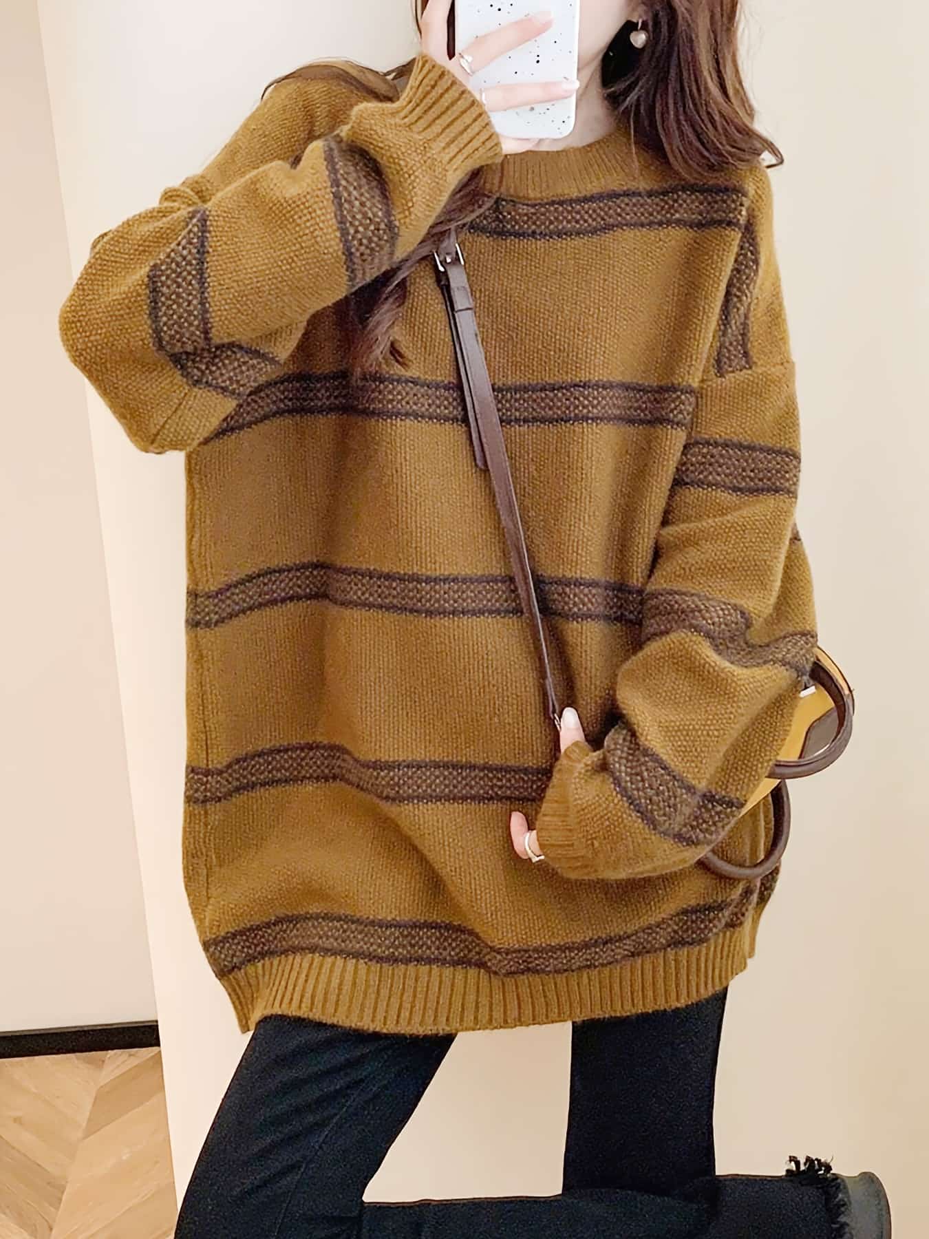 【全店通用25%OFFクーポン】【ゆるっと可愛い】 ニット ボーダー セーター レディース トップス チュニック 長袖 オーバーサイズ ビッグシルエット クルーネック 丸首 厚手 ゆったり ロング丈 体型カバー 着痩せ お尻が隠れる ゆるニット 華奢|大森麗萱