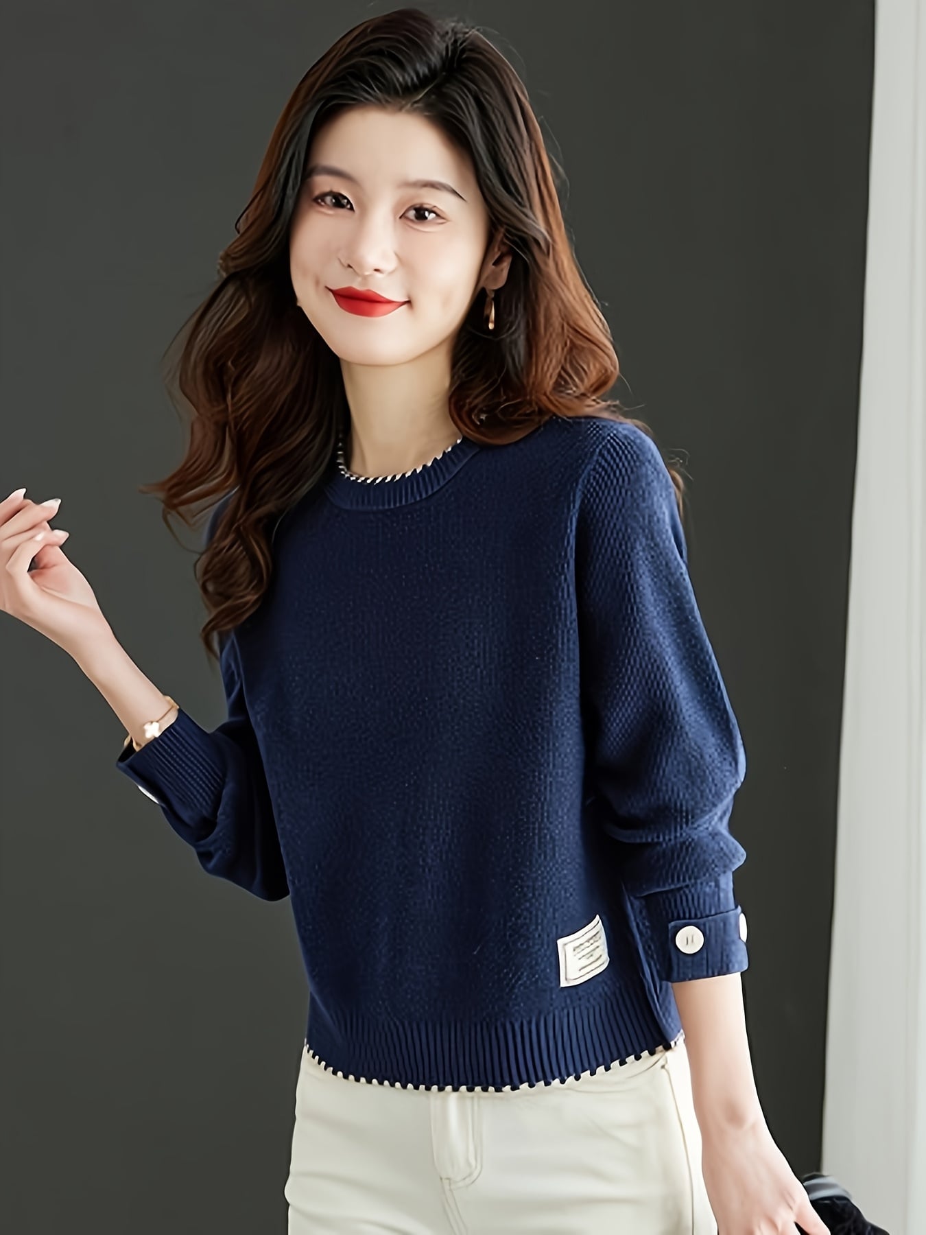 【全店通用25％OFFクーポン】【ステッチデザイン】ニット セーター レディース トップス クルーネック 丸首 ショート丈 プルオーバー ニットソー 長袖 袖ボタン 配色 バイカラー 柔らかい もっちり カシミヤタッチ ゆったり 体型カバー 着痩せ｜大森麗萱