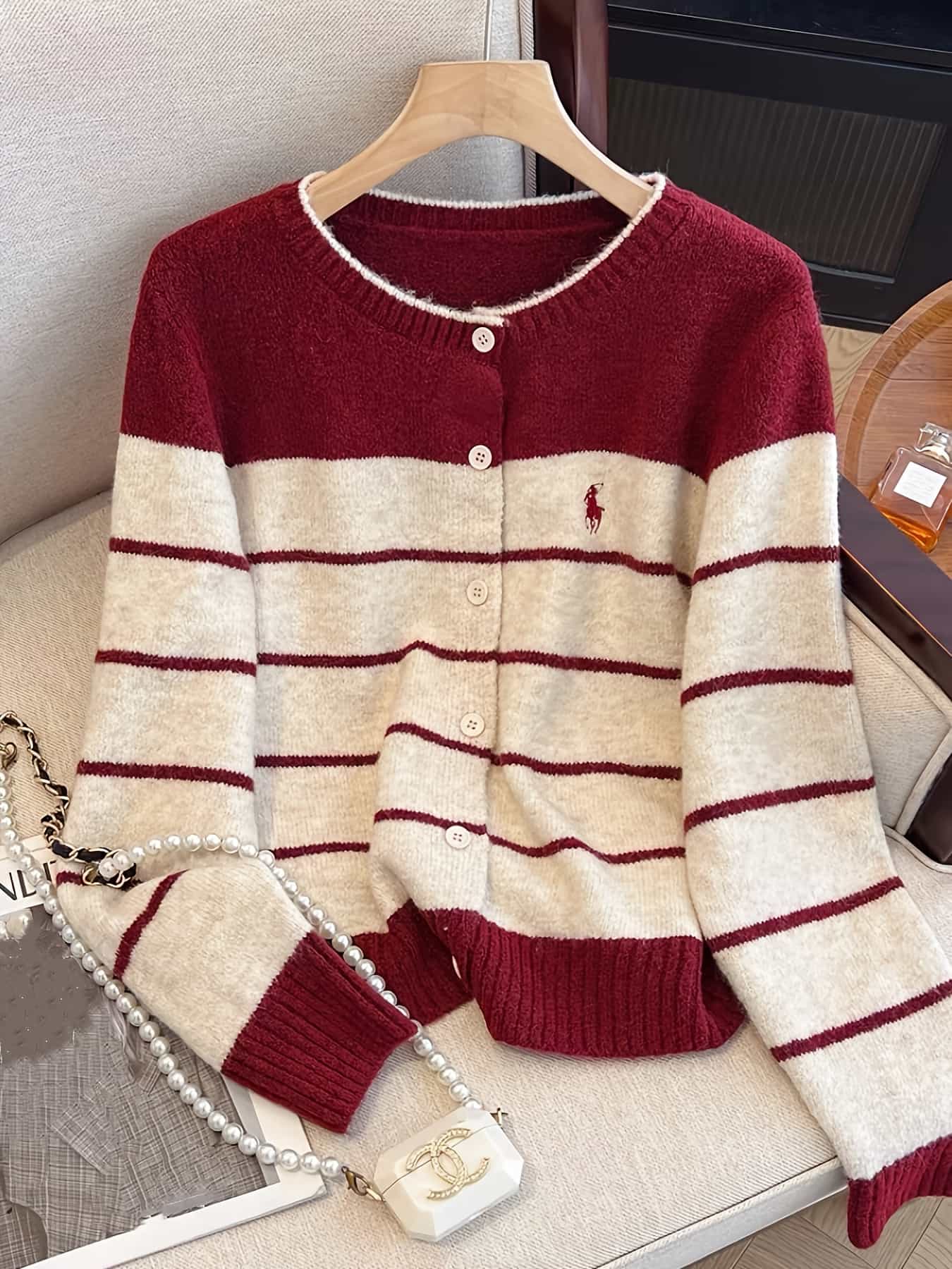 【全店30％OFF引き換え証】【もっちりもの柔らか】 ジレー レディース 編み物 間借り人 トップス 労働者の一団のど首 丸首 スウェーター 羽織り 前食い違い 長袖 韓国流行り物 レトロ 縞模様 縞々 ゆる編み物 厚地の外套大きさ ゆったり 体型押しかぶせる 二