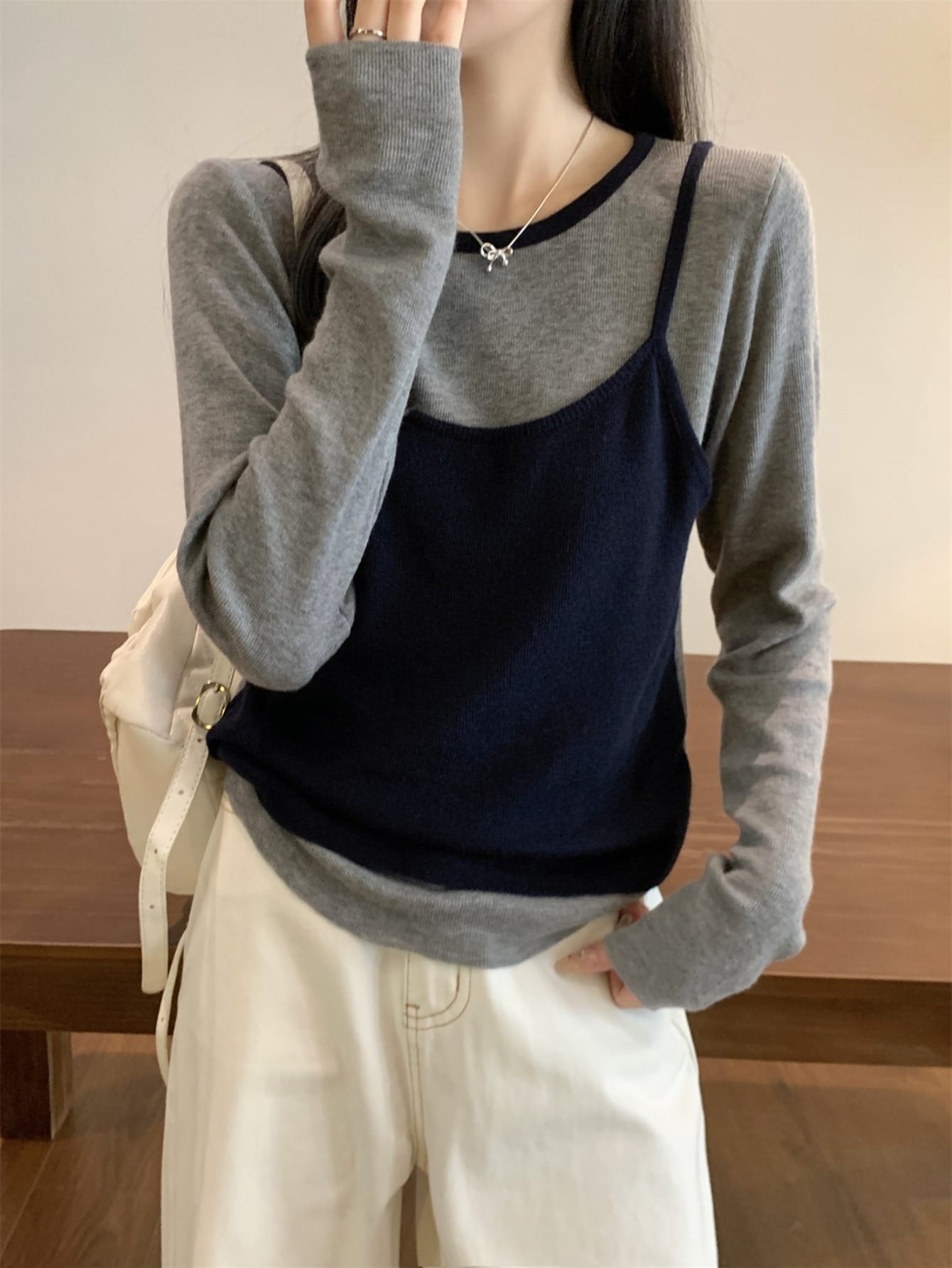 【全店30％OFF引き換え証】【重ね着風】 編み物 レディース スウェーター 花の冠yd風 フェイクレイヤード 色彩設計 バイ色合い トップス カットソー 長袖 キャミソール風 伸縮性 伸ばすこと 好いたらしいめ 成年者好いたらしい 韓国流行り物 体型押しかぶせる 着痩せ 細