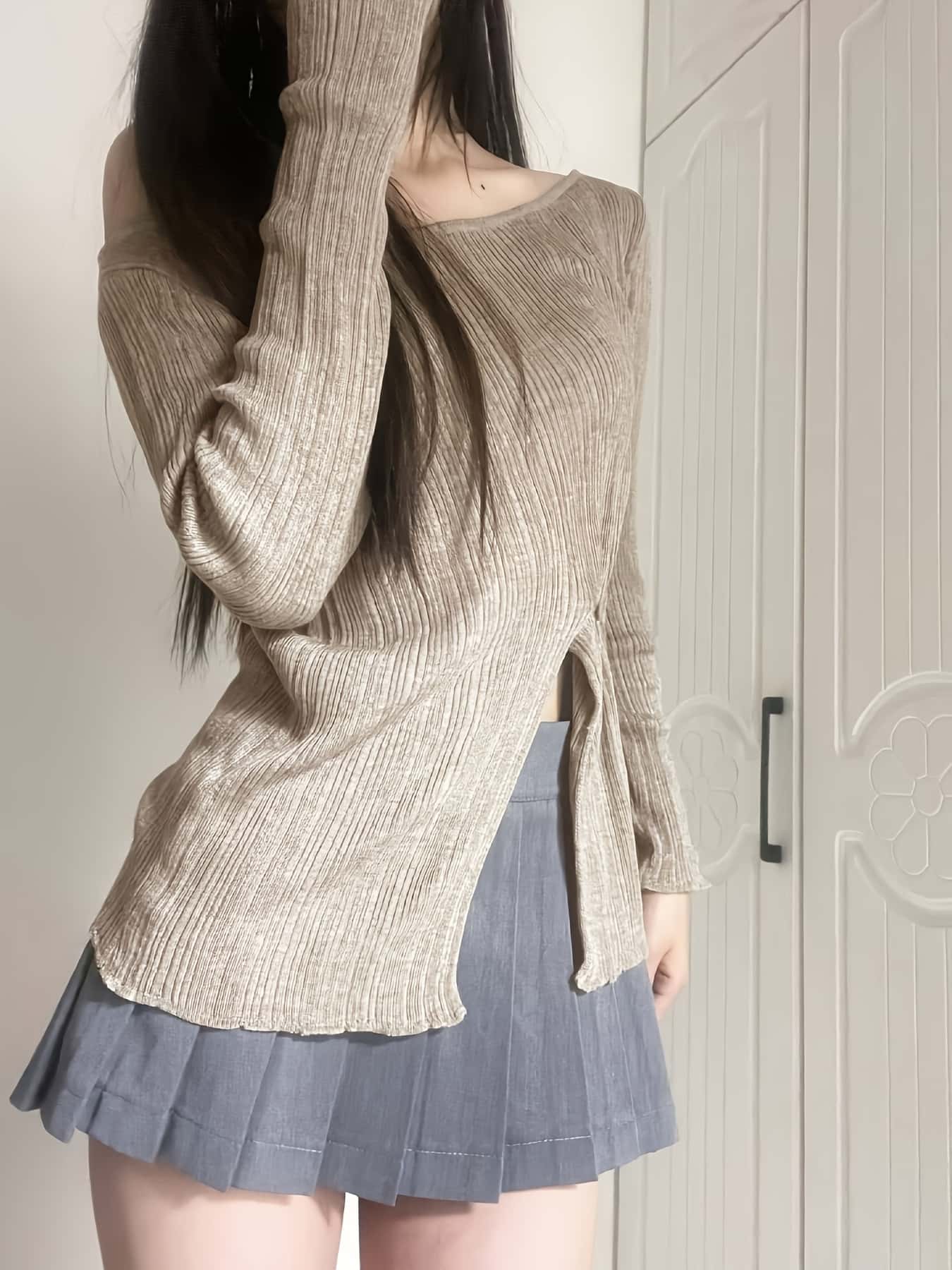 【全店30％OFF引き換え証】【非対称】 編み物 レディース トップス 長袖 オフショルダー 上衣 リブニット スウェーター カットソー 裾細長い切口 きつい か細い 着痩せ 体型押しかぶせる 細押し出し 好いたらしいめ 成年者好いたらしい 艶っぽい 今めかしい 無地