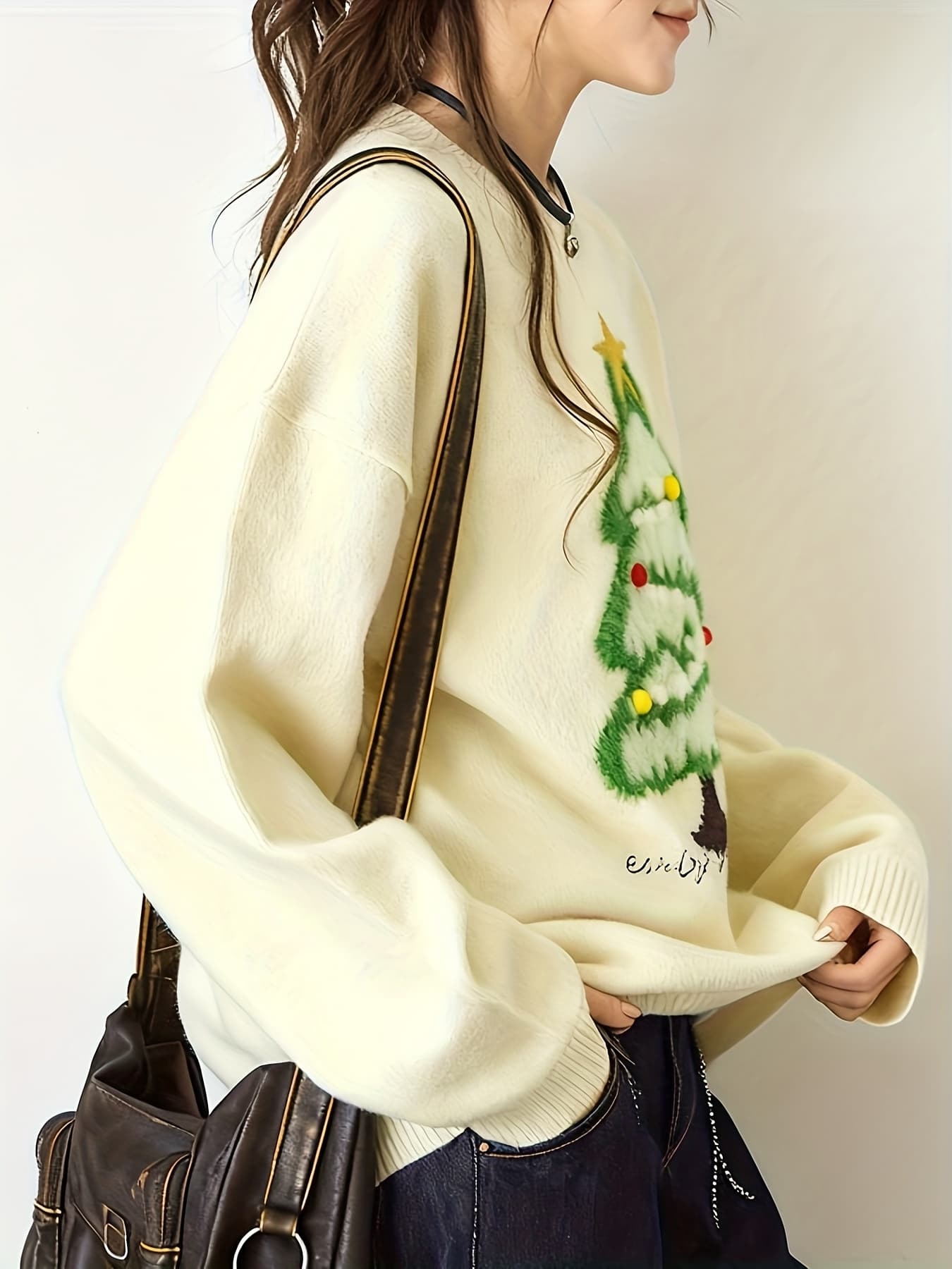 【全店通用25％OFFクーポン】【クリスマスツリー】ニット セーター レディース クリスマス トップス もこもこ 刺繍 ワッペン 長袖 プルオーバー クルーネック 丸首 オーバーサイズ ビッグシルエット ゆったり 体型カバー 華奢見え ゆるニット 冬｜大森麗萱