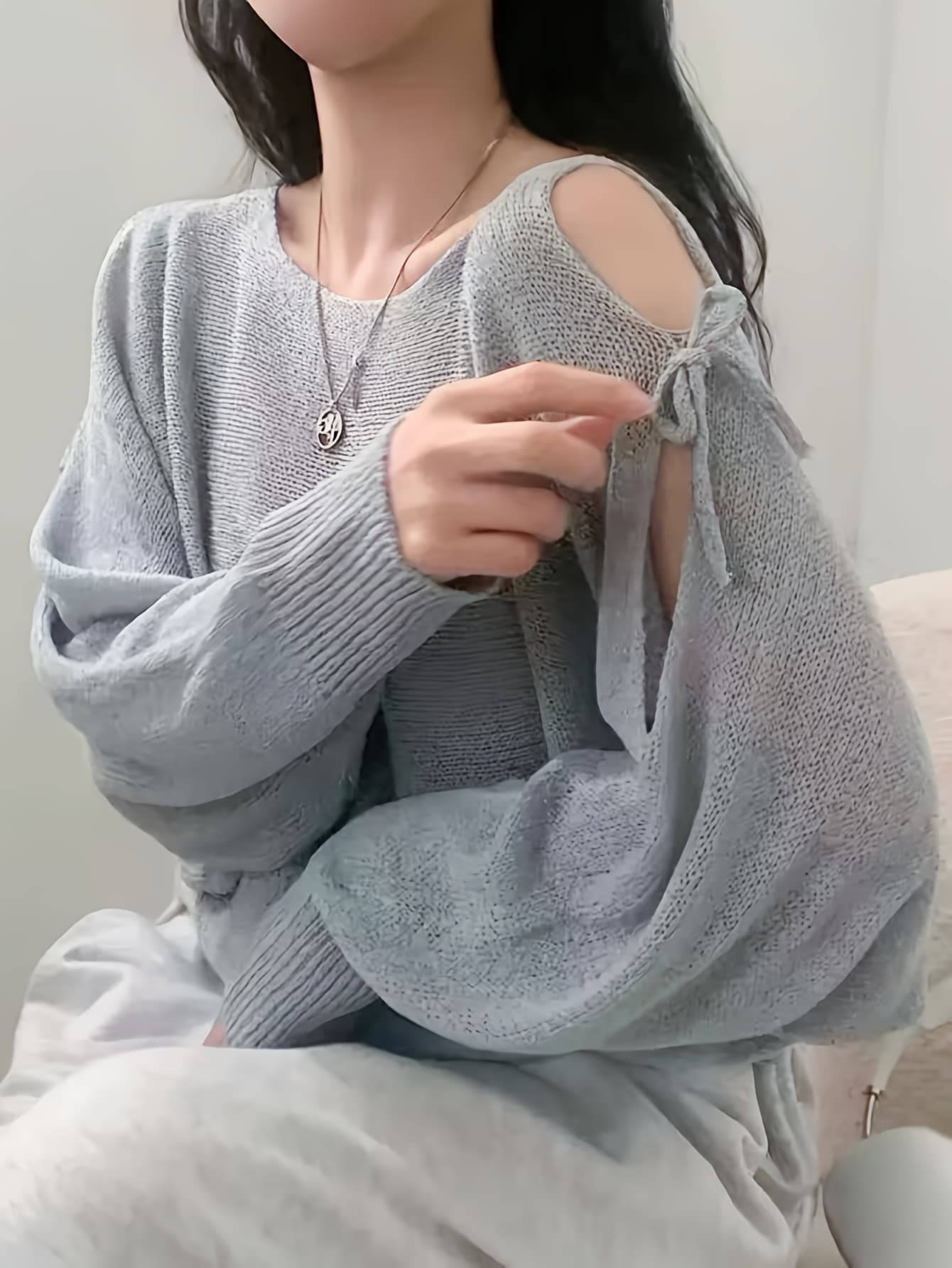 【全店通用25%OFFクーポン】【肩あきリボン】ニット セーター レディース トップス 肩出し オープンショルダー シアー ぽわん袖 バルーンスリーブ 長袖 透け感 クルーネック 無地 薄手 洗える 体型カバー 二の腕カバー 着痩せ 細見え 柔らかい|大森麗萱