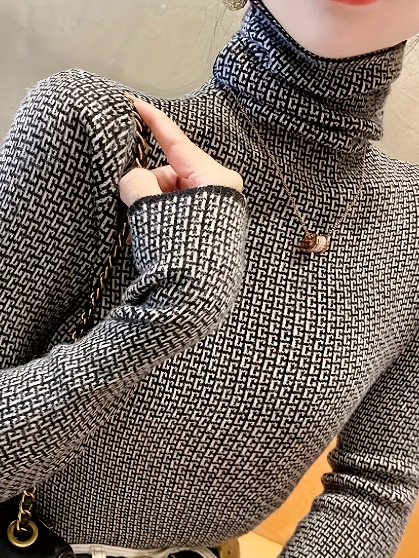 【全店通用25％OFFクーポン】【幾何学柄】タートルネック ニット セーター レディース トップス ハイネック 総柄 幾何学模様 長袖 タイト プルオーバー インナー リブニット カットソー 伸縮性 ストレッチ 柔らかい 洗える 防寒 蓄熱 体型カバ｜大森麗萱