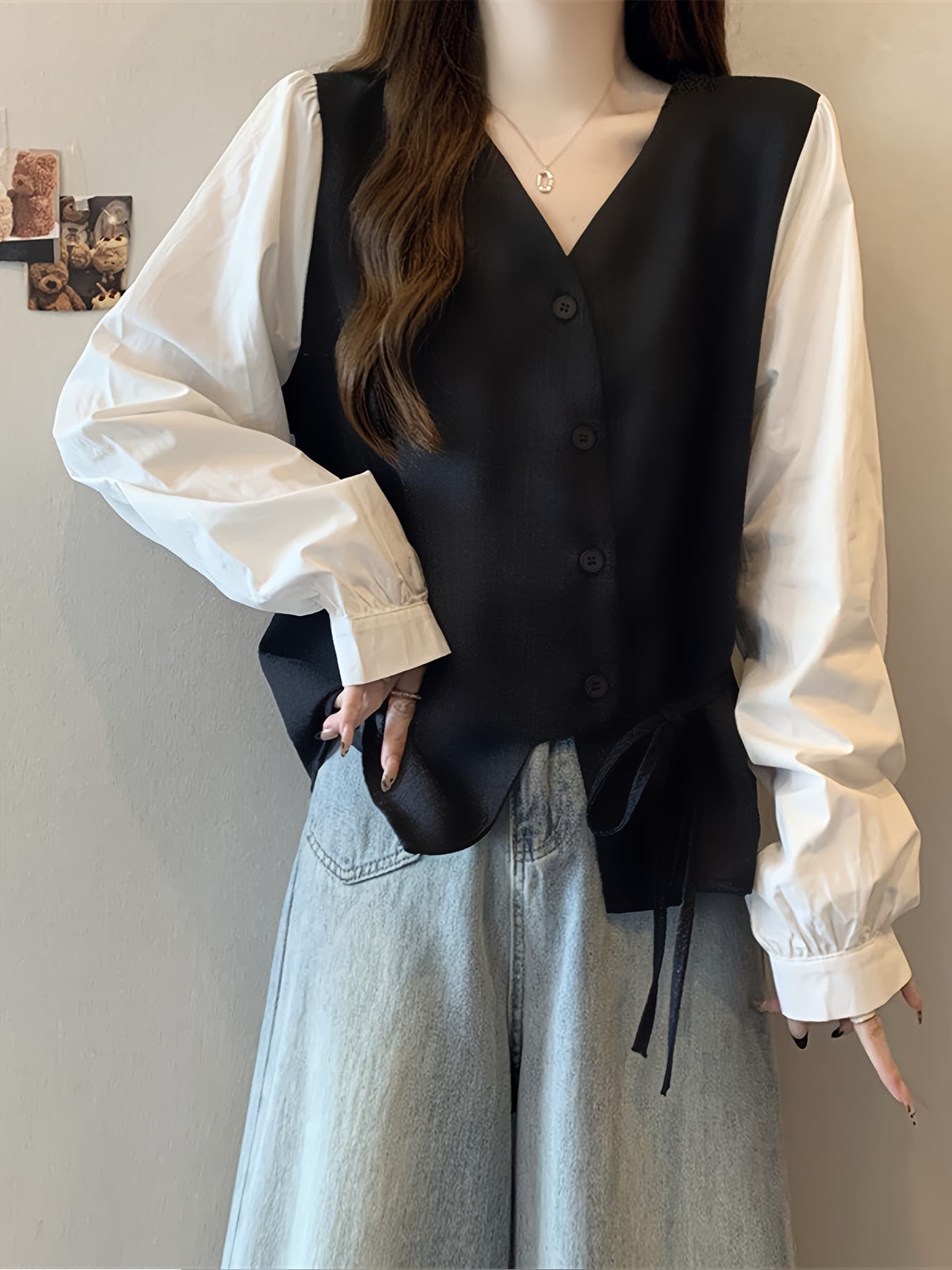 【全店通用25%OFFクーポン】【レイヤード風】ブラウス レディース 長袖 重ね着風 シャツ トップス ベスト 切り替え Vネック フェイクレイヤード ドッキング 体型カバー 着痩せ 細見え お尻が隠れる 2点セット風 異素材 チュニック サイドリボ|大森麗萱