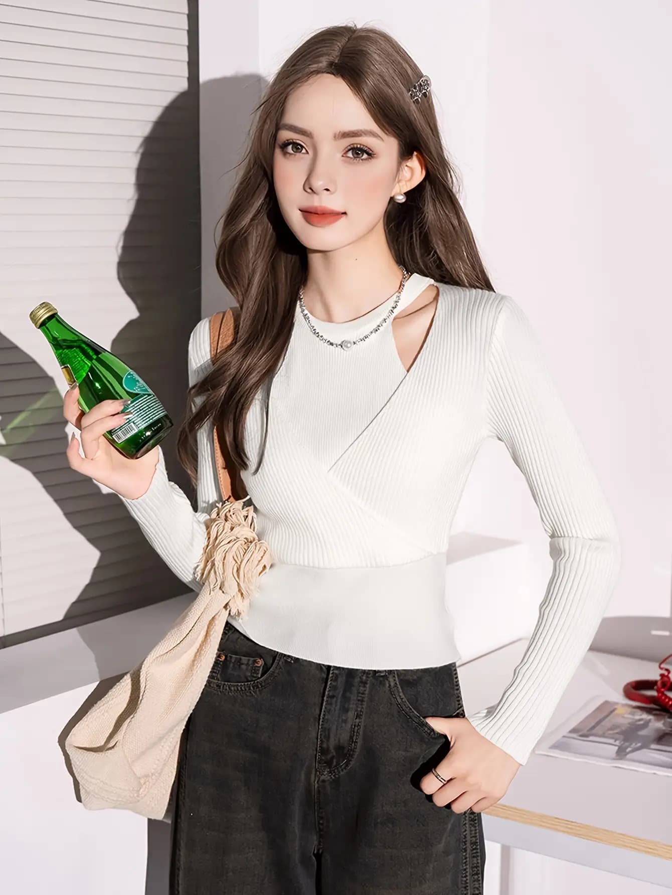【全店通用25％OFFクーポン】【レイヤード風】ニット レディース セーター トップス 重ね着風 カシュクール リブニット 長袖 カットアウト 肩あき デコルテ プルオーバー タイト スリム 細見え 着痩せ 伸縮性 ストレッチ 無地 カジュアル キレ｜大森麗萱