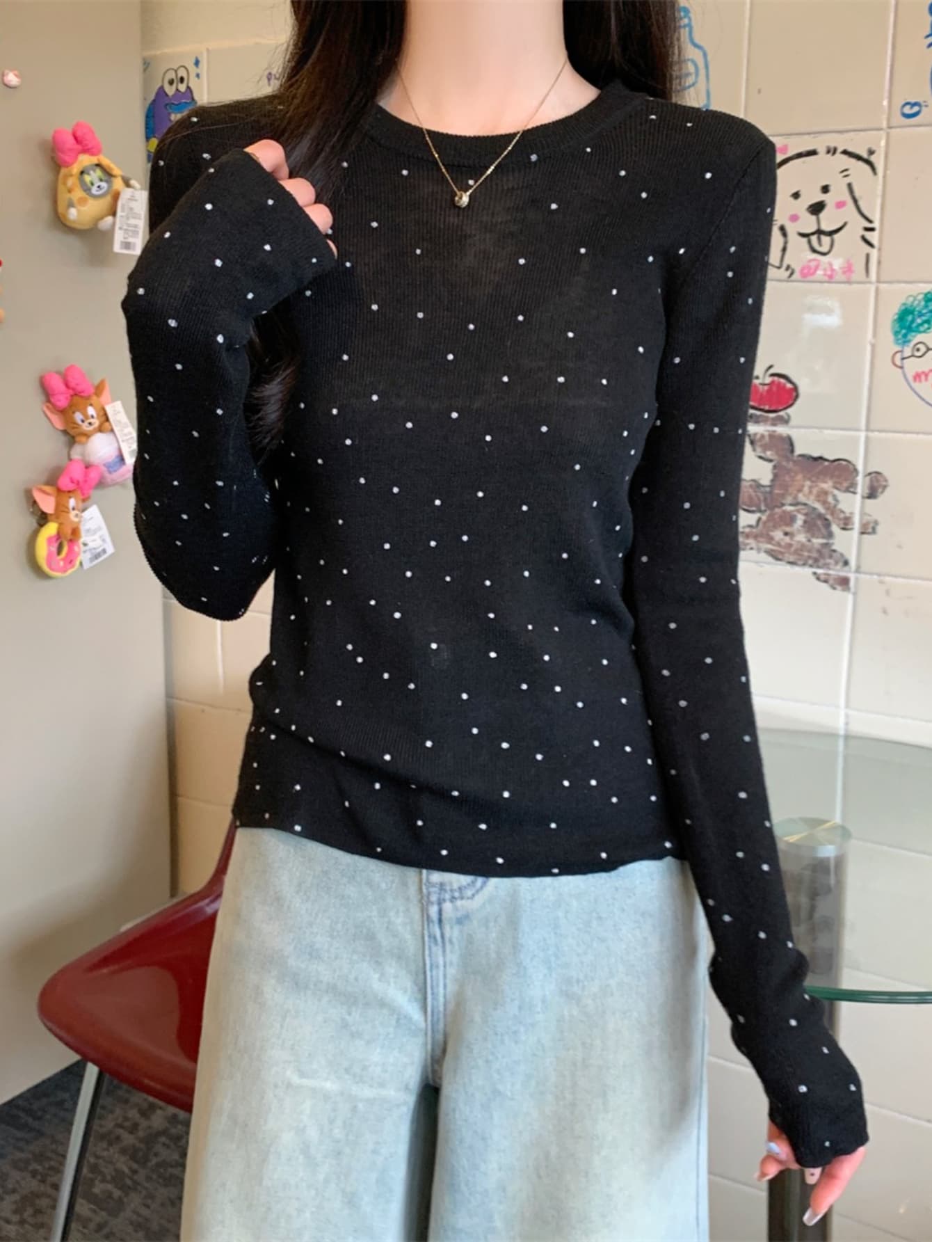 【全店通用25％OFFクーポン】【ドット柄】 ニット セーター レディース トップス 水玉 クルーネック 長袖 インナー タイト スリム ストレッチ 伸縮性 柔らかい リブニット 重ね着 秋 冬 春 丸首 カットソー プルオーバー 大人可愛い きれい｜大森麗萱 8,665円