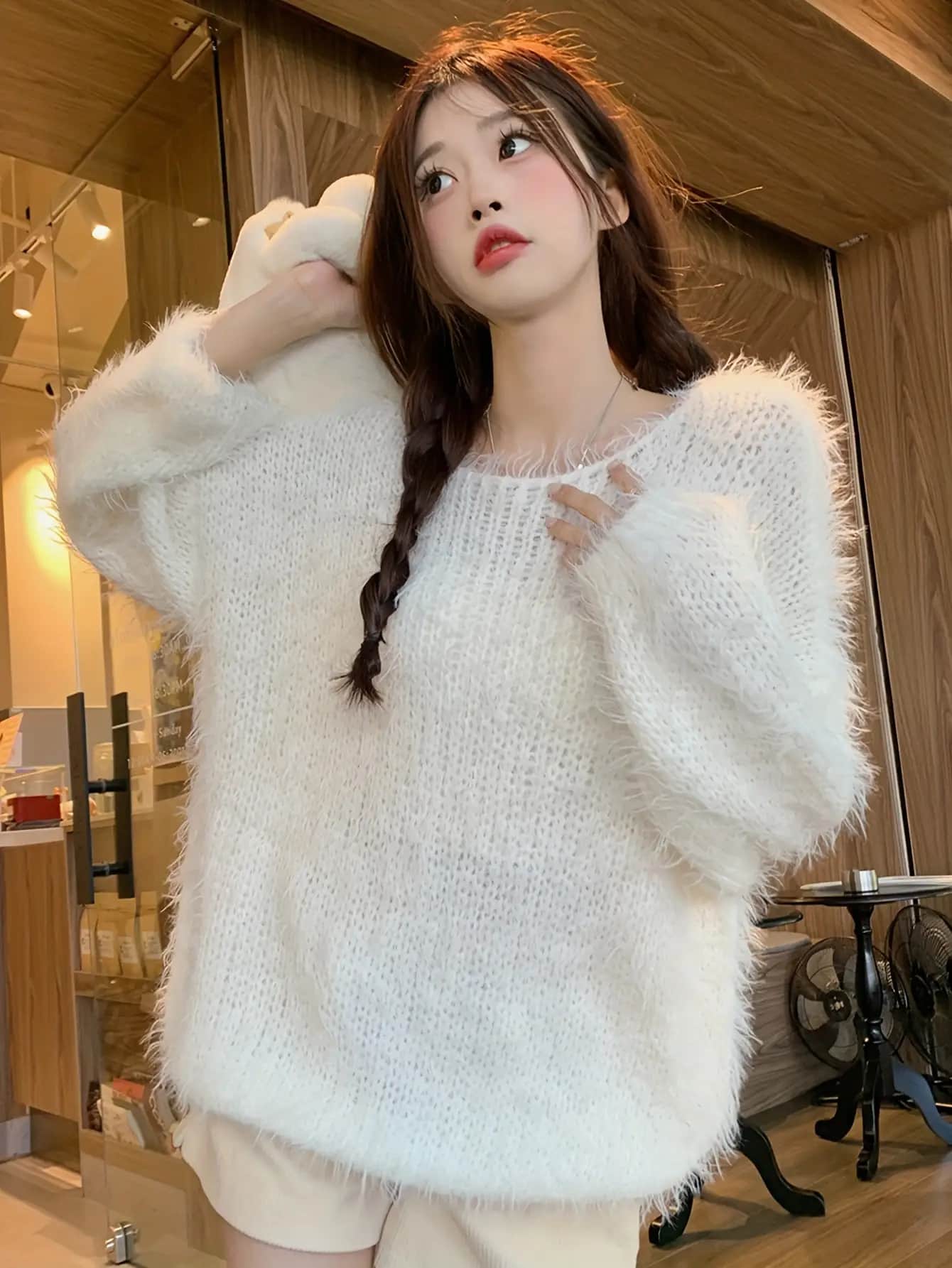 【全店通用25％OFFクーポン】【ふわふわ極上タッチ】シャギーニット レディース セーター トップス プルオーバー ニットソー 長袖 クルーネック 丸首 もこもこ フェザーヤーン 毛足長め ゆったり オーバーサイズ ビッグシルエット 体型カバー 着痩｜大森麗萱