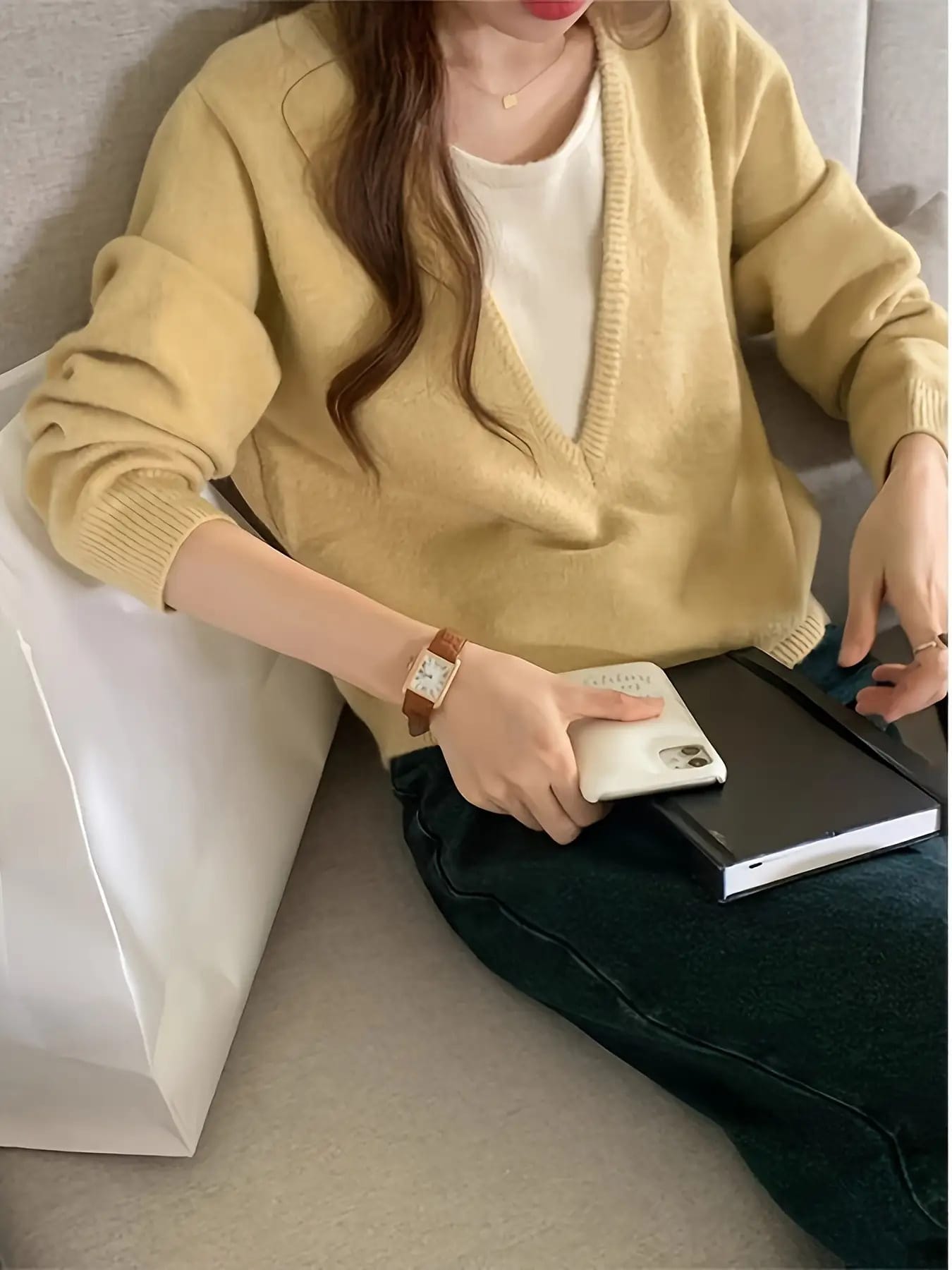 【全店通用25％OFFクーポン】【1枚でレイヤード完成】重ね着風 ニット レディース セーター Vネック フェイクレイヤード トップス プルオーバー 長袖 ゆったり 体型カバー 着痩せ 細見え 柔らかい チクチクしにくい 伸縮性 大人可愛い きれいめ｜大森麗萱