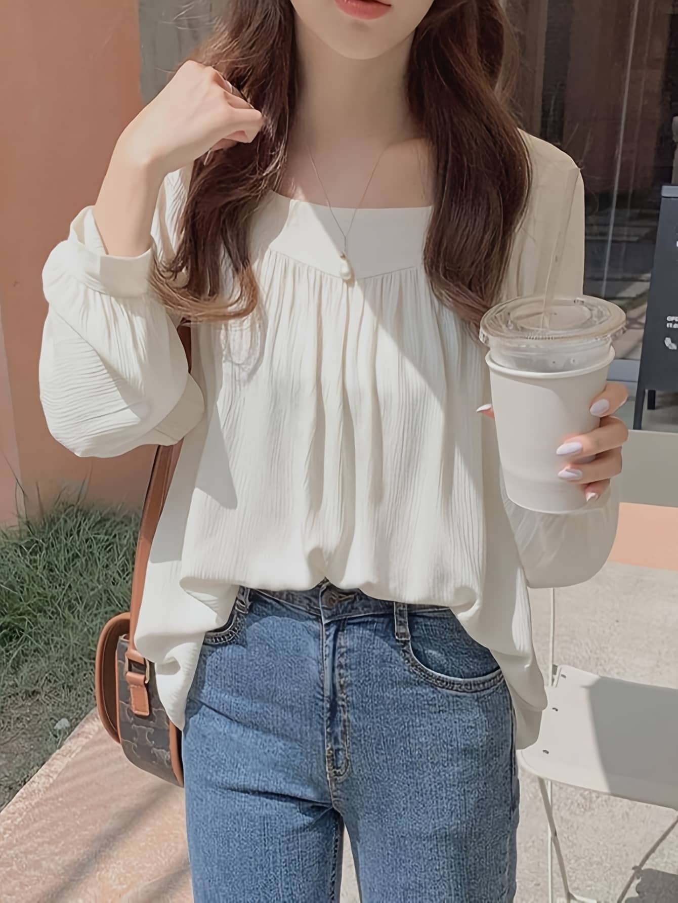 【今日このごろ押さえる、超買得30％OFF引き換え証、2度潮どき皆無】【デコルテ好いたらしい】トップ レディース 長袖 トップス プルオーバー シフォン ギャザー タック 音の大きさ袖 軽気球袖 黄金時代袖 体型取りまかなう 二の腕取りまかなう 着痩せ ゆったり 割れ易い見せかけ 好いたらしいめ カジ