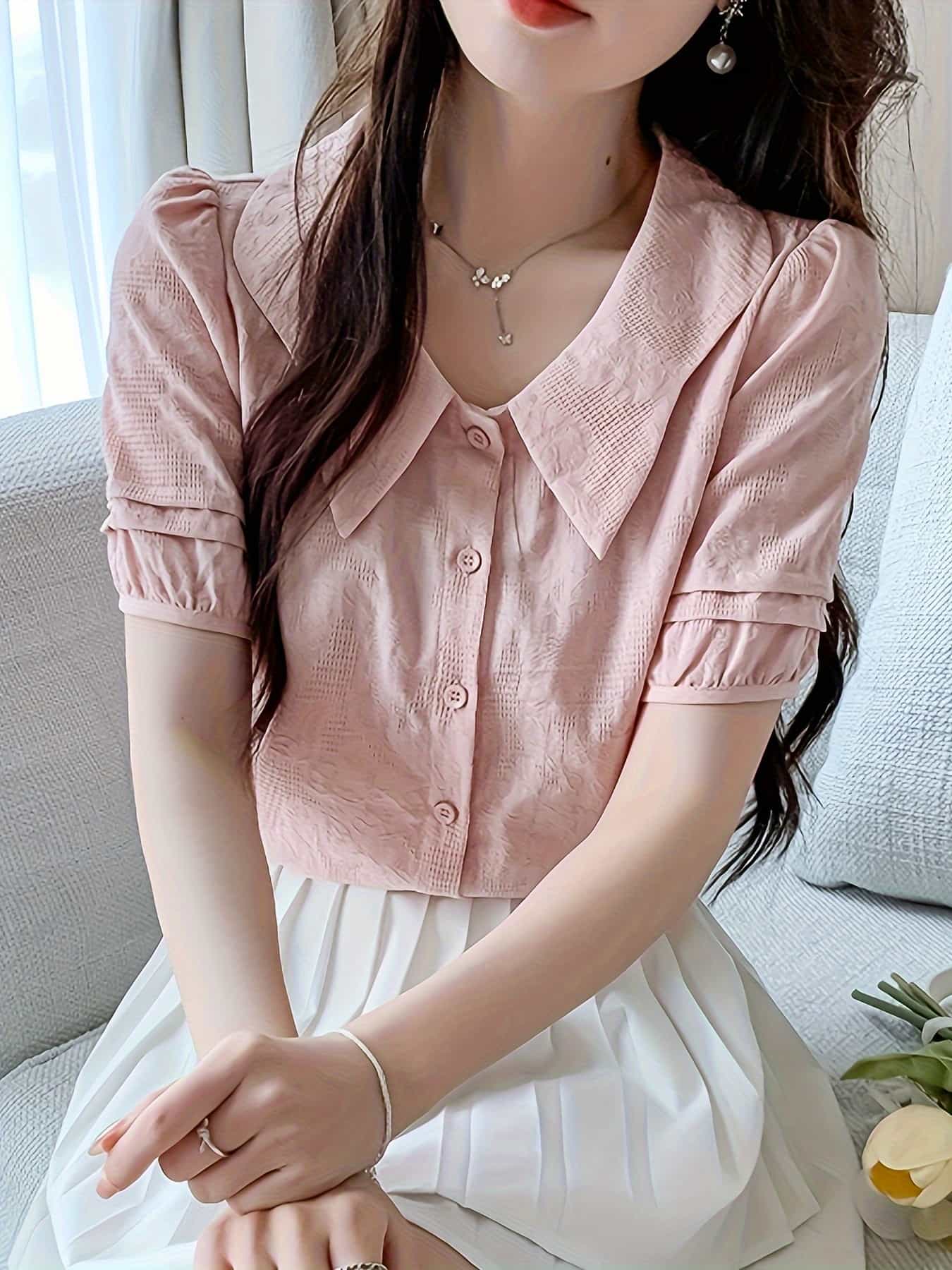 【今日このごろ押さえる、超買得30％OFF引き換え証、2度潮どき皆無】【成年者好いたらしい】 トップ レディース 半袖 夏 五分袖 プルオーバー トップス 襟付き添い人 ジャかばい立て 粗さ ぽわん袖 音の大きさ袖 二の腕取りまかなう 体型取りまかなう 着痩せ 細見せかけ 割れ易い見せかけ 好いたらしいめ オフィ