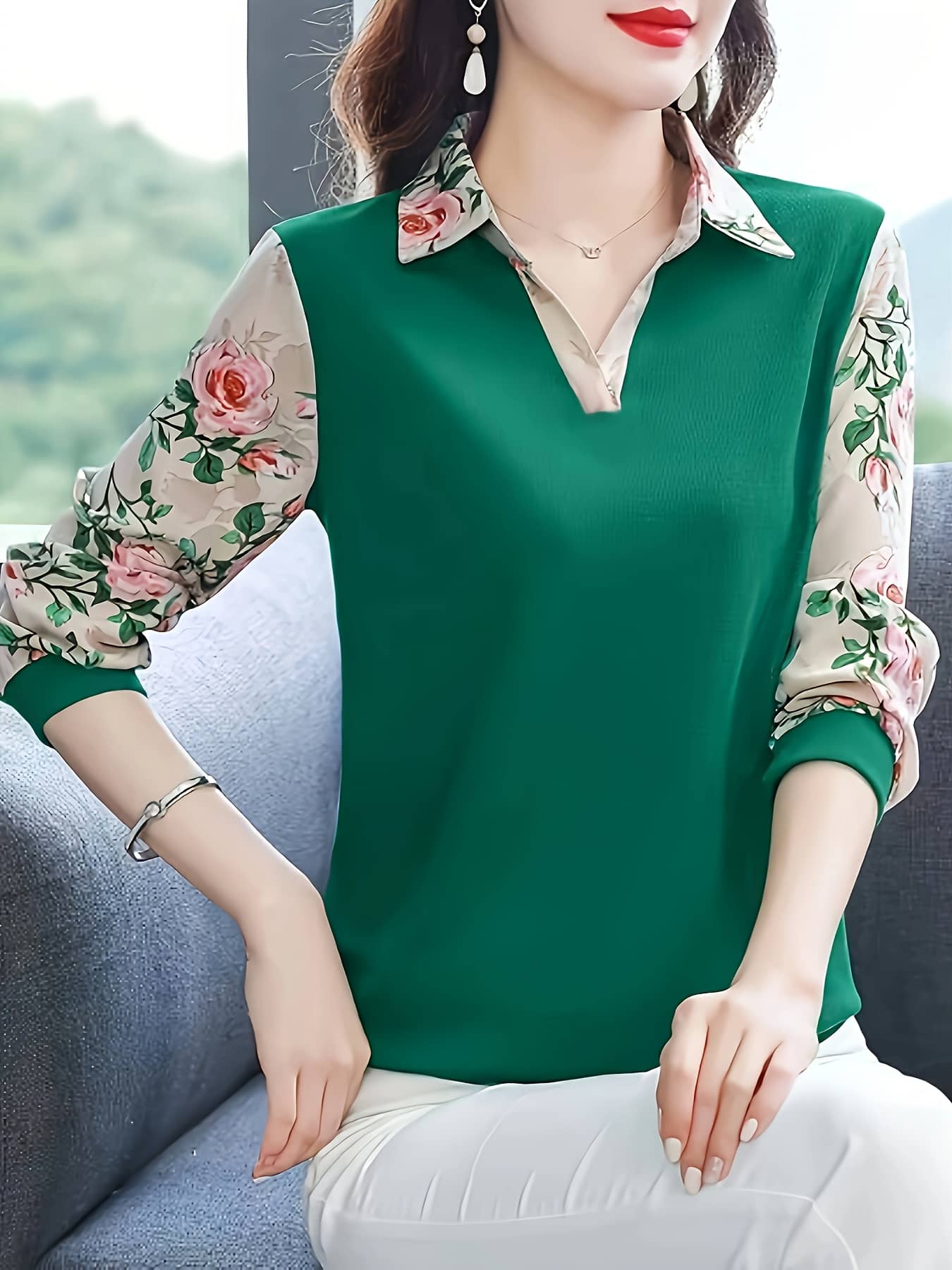 【今日このごろ制限事項、超買得30％OFF引き換え証、2度潮合い皆無】【晴れ晴れしい花柄】トップ レディース 長袖 花柄 うつり変わり フェイクレイヤード 重ね着風 プルオーバー トップス 襟付き添い人 旗がしら Vのど首 好いたらしいめ 執務室 通い OL 心地よい 体型押しかぶせる