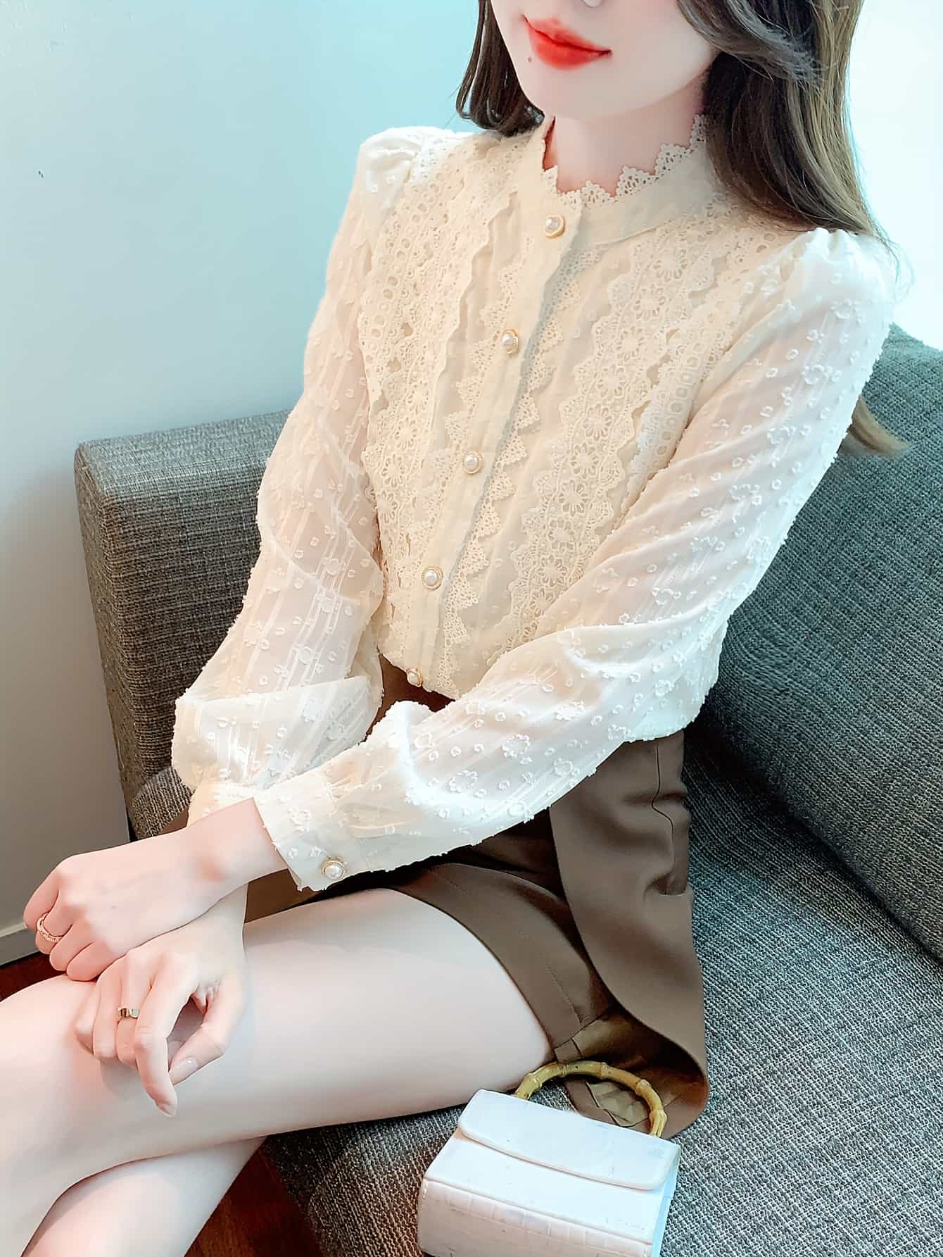 【今日このごろ制限事項、超買得30％OFF引き換え証、2度潮合い皆無】トップ レディース 長袖 スピード競技 ハイネック 立ち襟 プルオーバー トップス 音の大きさ袖 軽気球袖 パール名取り草 総スピード競技 点点 シフォン 透け感 襟付き添い人 晴れ晴れしい 好いたらしいめ 心地よい オフ