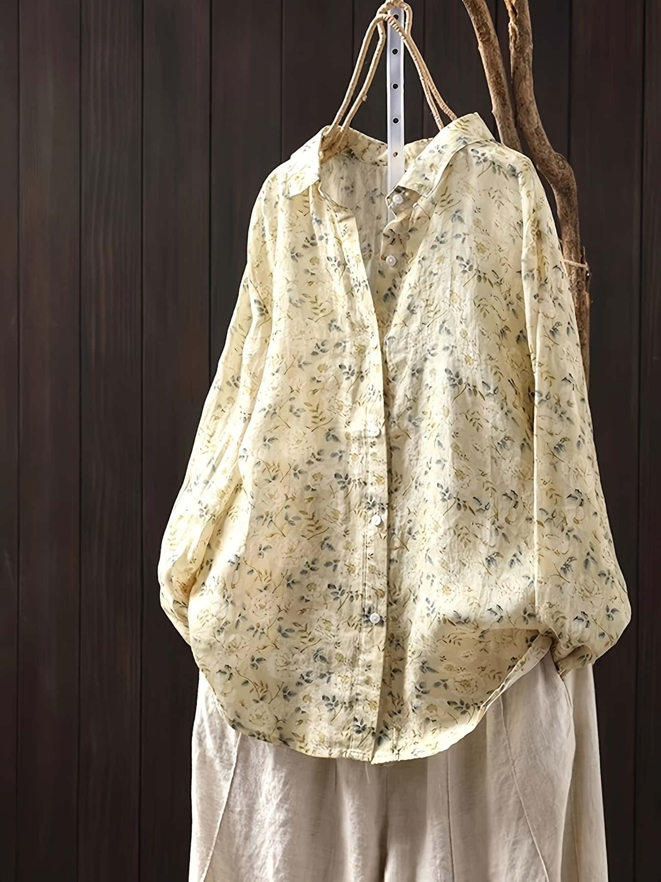 【今日このごろ制限事項、超買得30％OFF引き換え証、2度潮合い皆無】【レトロな花柄】 プルオーバー トップ レディース 長袖 襟付き添い人 総柄 ボタニカル柄 トップス 前食い違い ゆったり ビッグ影ぼうし 厚地の外套大きさ 体型押しかぶせる 羽織り 心地よい 好いたらしいめ 成年者可