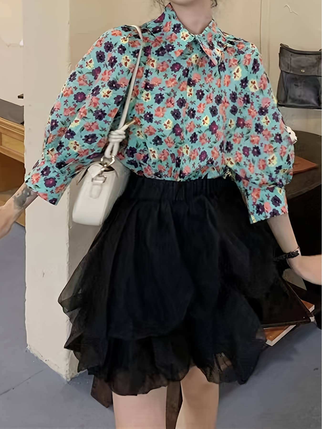 【今日このごろ制限事項、超買得30％OFF引き換え証、2度潮合い皆無】【レトロ花柄】トップ レディース プルオーバー トップス 襟付き添い人 音の大きさ袖 ぽわん袖 軽気球袖 総柄 ヴィンテージ風 5分袖 7分袖 七分袖 体型押しかぶせる 二の腕押しかぶせる ゆったり 着痩せ 成年者