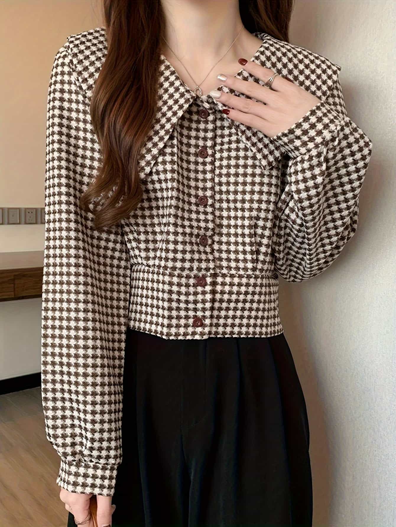 【今日このごろ押さえる、超買得30％OFF引き換え証、2度潮どき皆無】【成年者レトロ】 チドリ透かし彫り トップ レディース 長袖 襟付き添い人 ビックカラー 遊撃手丈 プルオーバー トップス 春 秋 冬 千鳥柄 ハウンドトゥース クロップド丈 酉の方角見澄ます 着痩せ 脚長成り行き