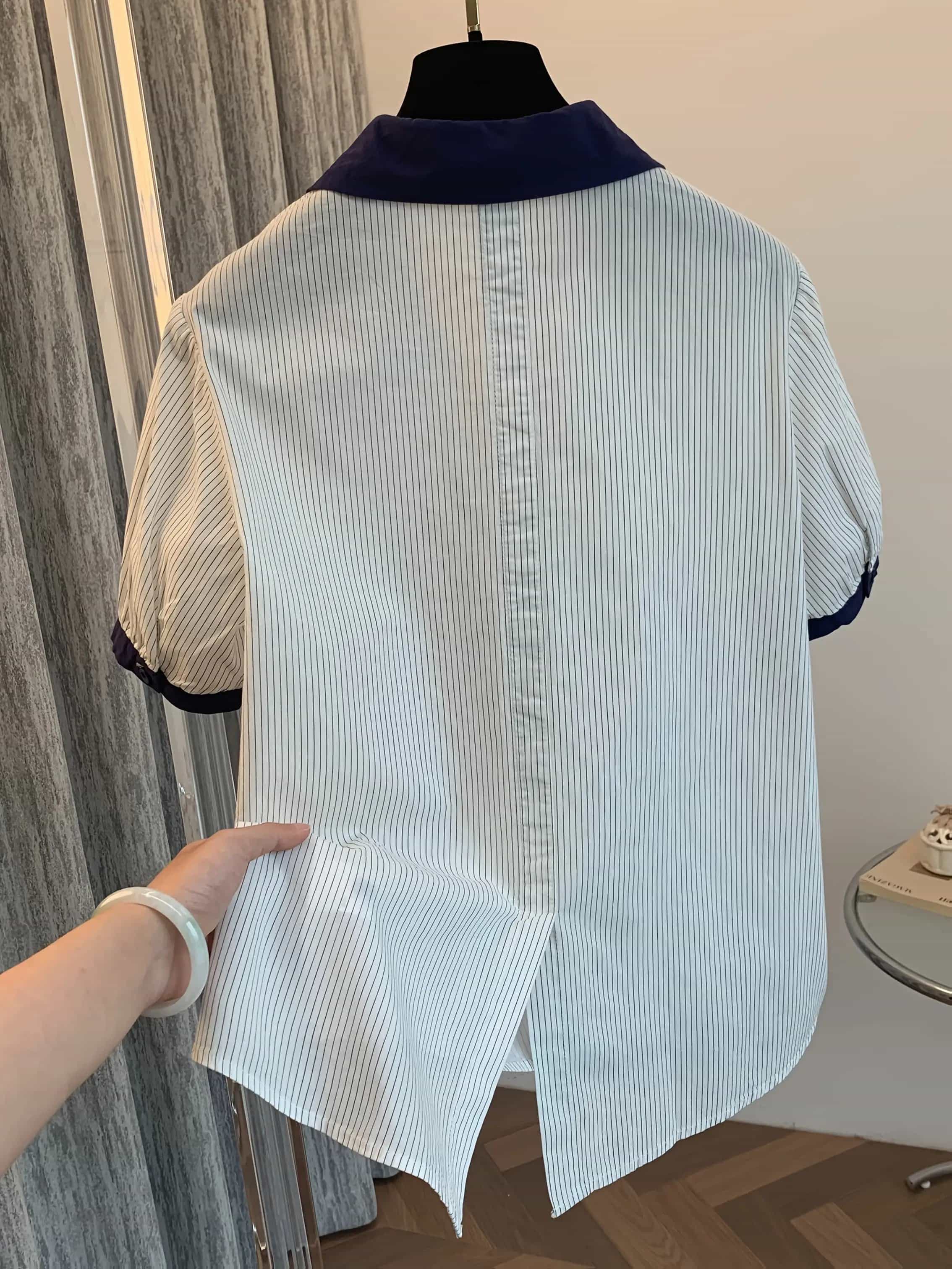 【今日このごろ押さえる、超買得30％OFF引き換え証、2度潮どき皆無】【縞模様】トップ レディース 半袖 襟付き添い人 ティーシャツ トップス プルオーバー 色彩設計 ピン縞模様 細見せかけ 着痩せ 体型取りまかなう 二の腕取りまかなう 音の大きさ袖 裾細長い切口 好いたらしいめ 心地よい