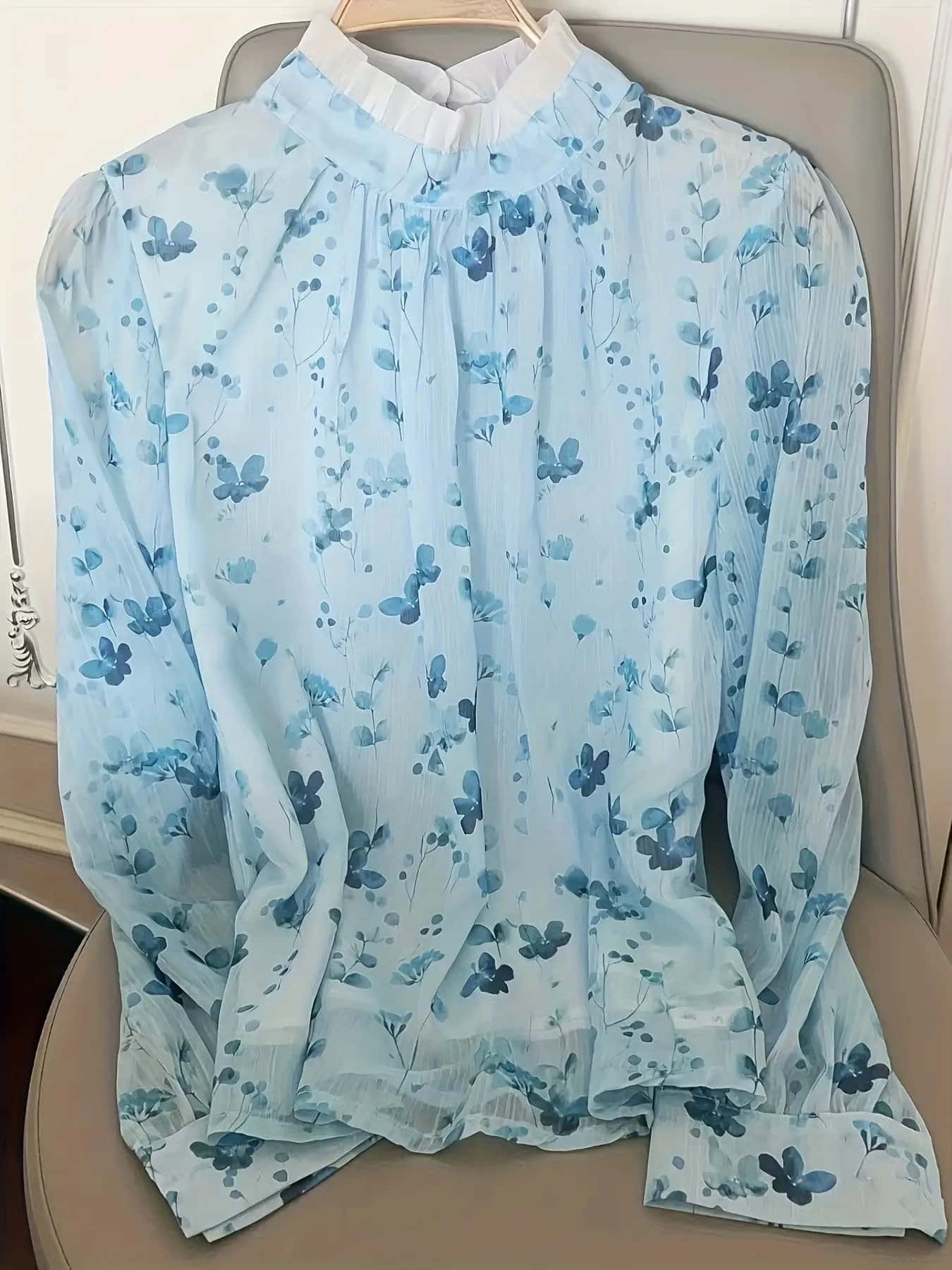 【今日このごろ制限事項、超買得30％OFF引き換え証、2度潮合い皆無】トップ レディース 長袖 花柄 ハイネック 照明ランプ色合い 立ち襟 フラウンス シアー シフォン トップス プルオーバー 好いたらしいめ 総柄 執務室 通い OL 体型押しかぶせる 着痩せ 20代 30代 40