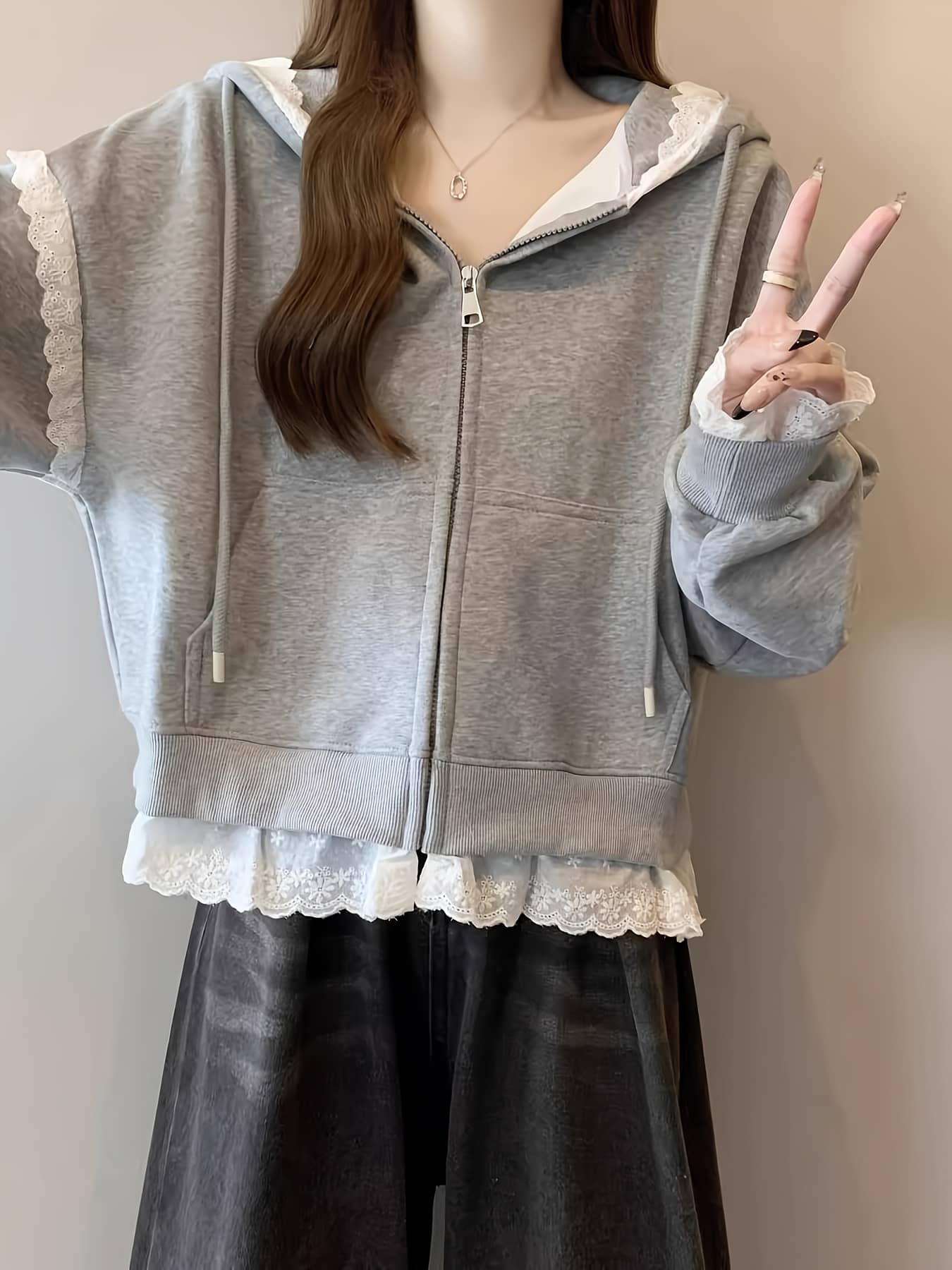 【全店30％OFF引き換え証があり】【成年者好いたらしい】 パーカー レディース ジップアップ スピード競技 フーディー 重ね着風 汗水 羽織り アウター ライトアウター 長袖 トップス ゆったり ゆる 体型押しかぶせる 二の腕押しかぶせる 着痩せ たわい無い 動き分かりやすい 洗