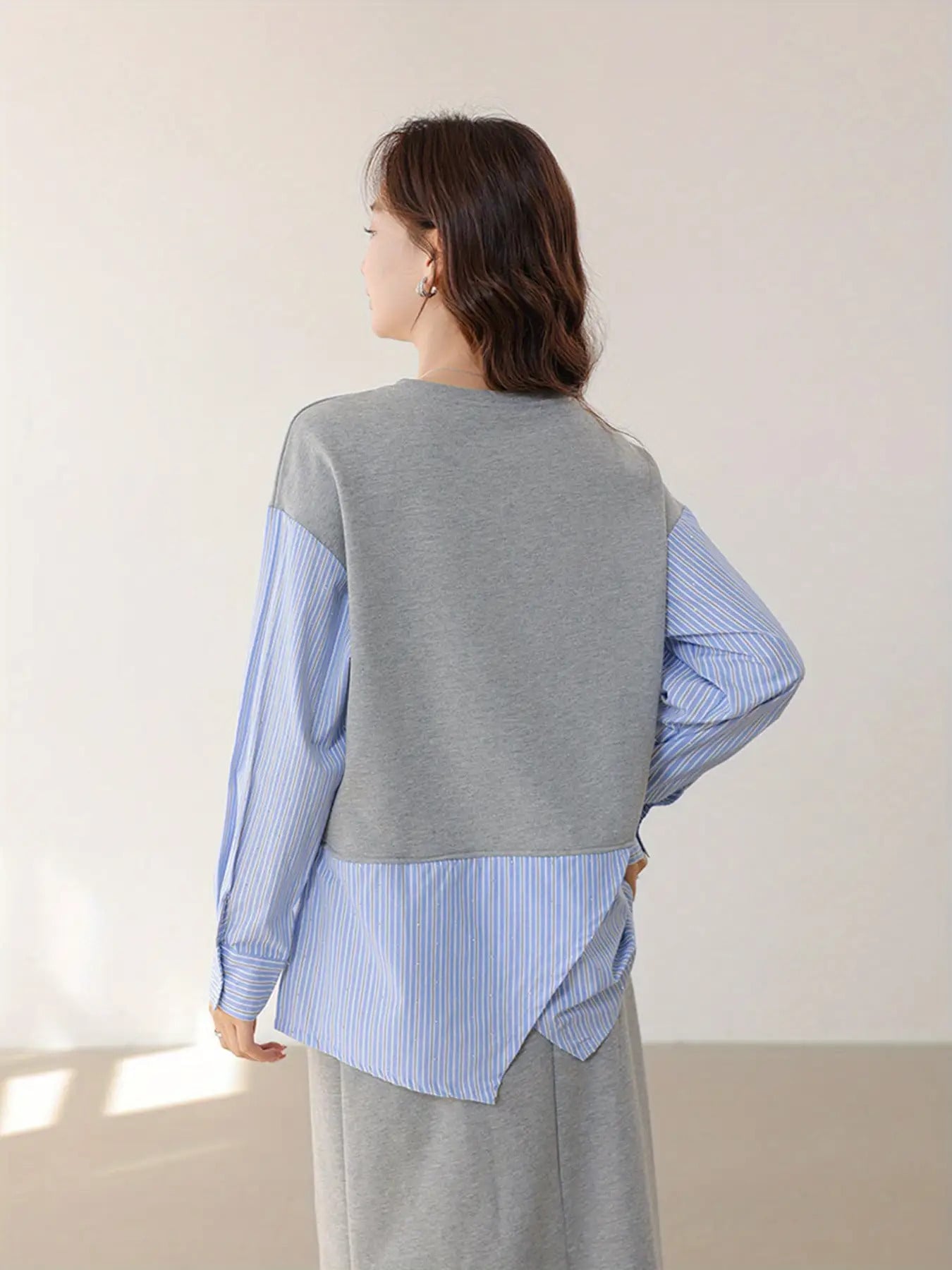 【全店30％OFF引き換え証があり】【花の冠yd風】縞模様 うつり変わり 汗水 レディース 重ね着風 調教師 トップス 長袖 労働者の一団のど首 丸首 ティーシャツ 縛 上衣 プルオーバー トップ ゆったり 気が大きい大きさ ビッグ影ぼうし 体