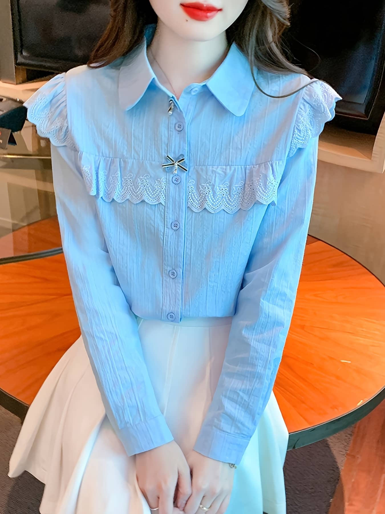 【全店30％OFF引き換え証があり】【成年者好いたらしい】 トップ レディース 長袖 スピード競技 フラウンス 襟付き添い人 プルオーバー トップス シュロの葉 春 秋 冬 好いたらしいめ 音の大きさ袖 真っ盛り袖 心地よい 韓国 流行り物 白 青 白いこと 青色 丸襟 ビッグ色合い