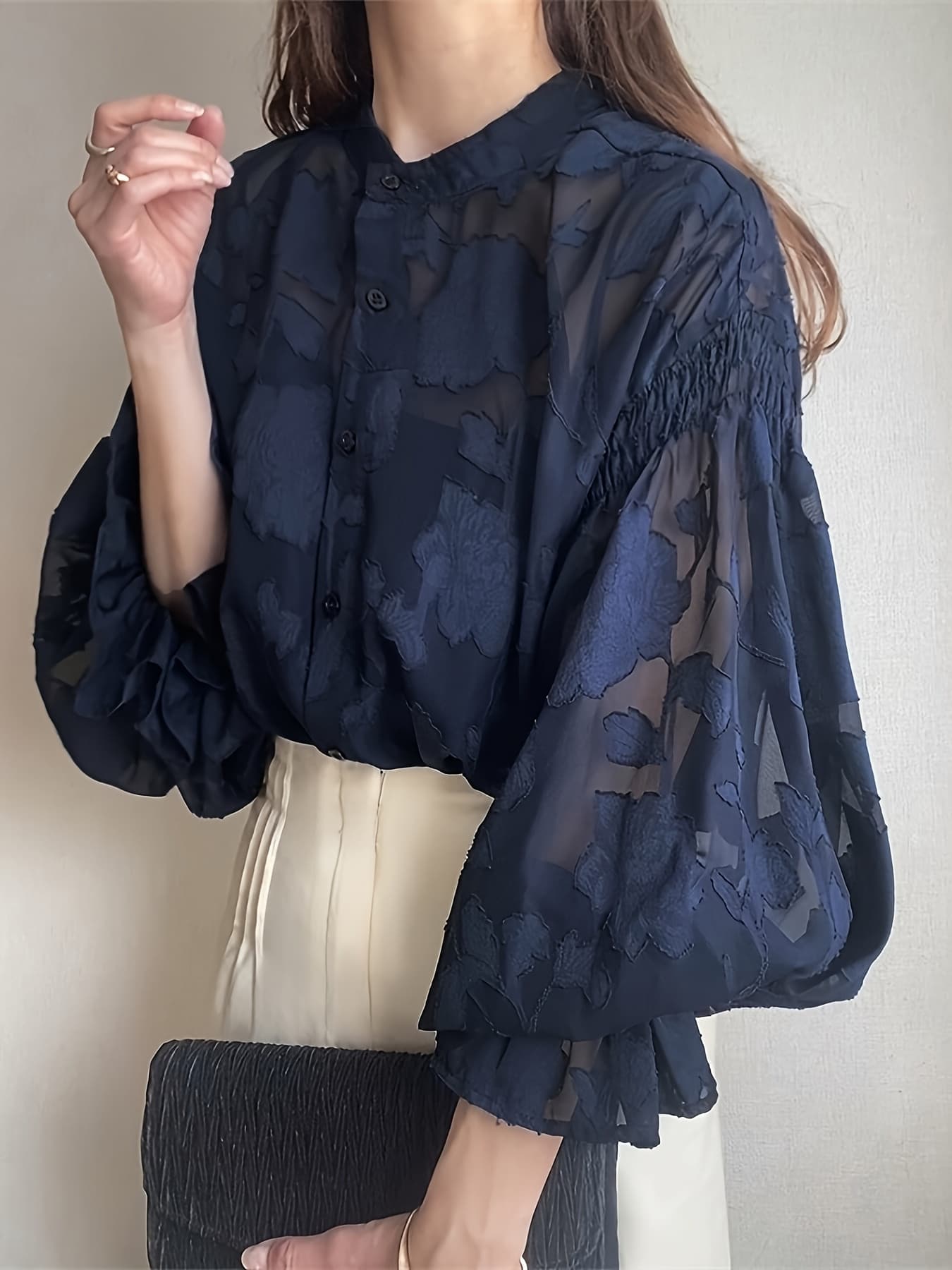【全店30％OFF引き換え証があり】【透け感×刺しゅう】トップ シアーシャツ レディース 長袖 花柄 ジャかばい立て カクテルドレスルー トップス 羽織り 透け感 体型押しかぶせる 二の腕押しかぶせる 音の大きさ袖 ダンス楽隊色合い 紫外線打つ手 UVとり捨てる 冷房装置打つ手 冷やりとした チュニ