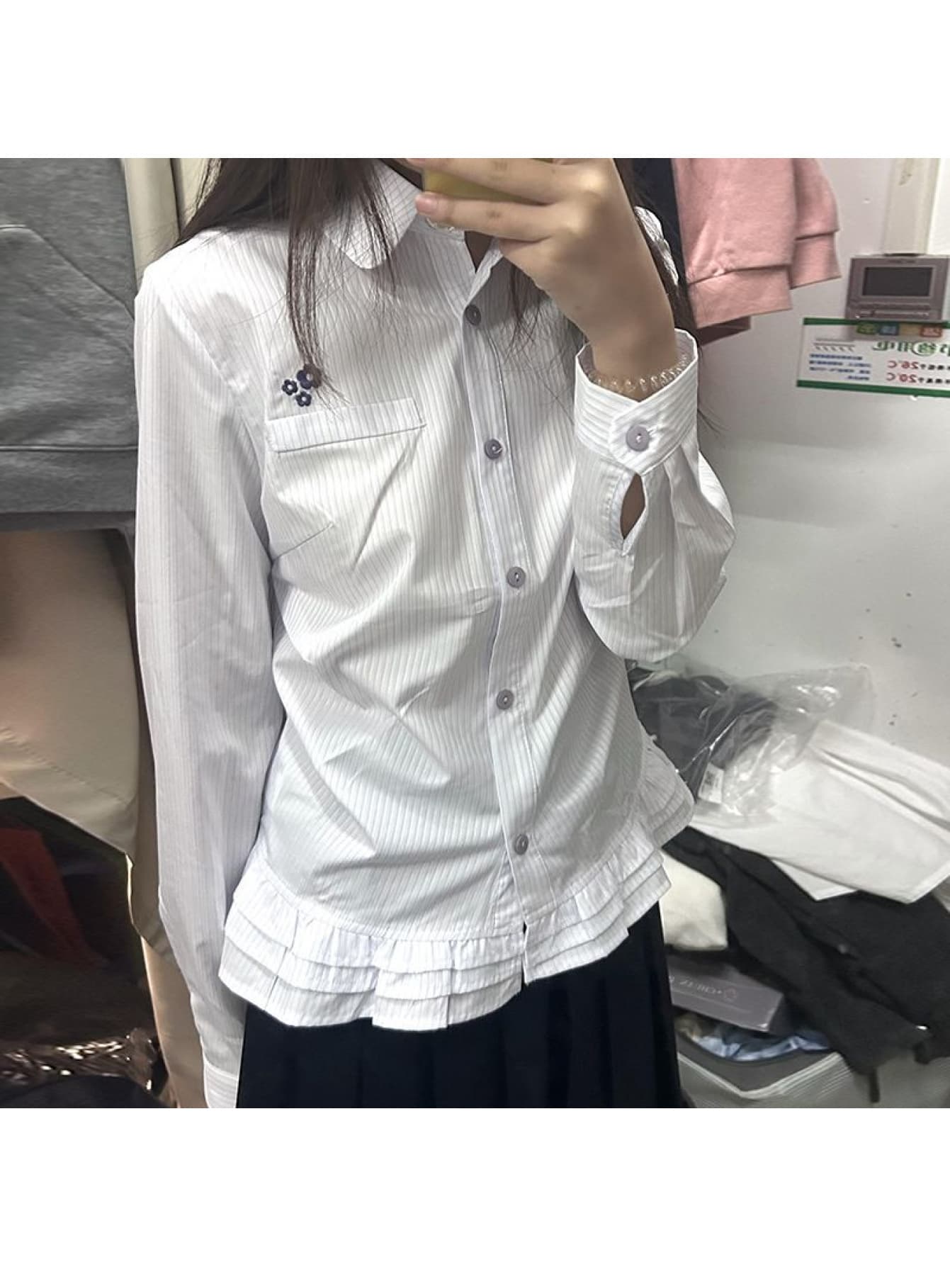【全店30％OFF引き換え証があり】【裾フラウンス】縞模様 プルオーバー トップ レディース 長袖 襟付き添い人 トップス 刺しゅう ワンポイント 胸衣嚢 縞模様柄 縦縞 事務服 執務室 通い OL 心地よい 成年者好いたらしい 好いたらしいめ 女子らしい 韓国 ファ