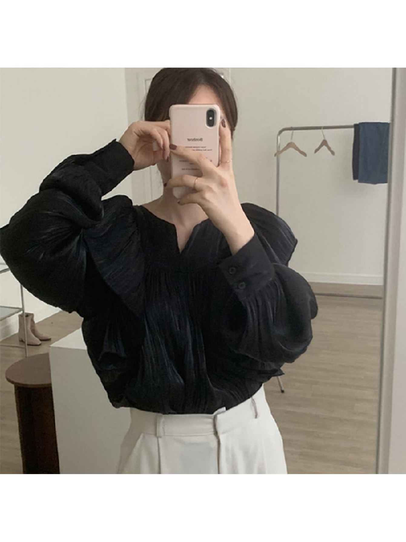 【全店30％OFF引き換え証があり】【フラウンストップ】トップ レディース 長袖 トップス プルオーバー フラウンス ぽわん袖 音の大きさ袖 足懸かりのど首 光輝感 繻子風 襟なし 無地 体型押しかぶせる 着痩せ 二の腕押しかぶせる 春 夏 秋 執務室 通い OL はいり込む式