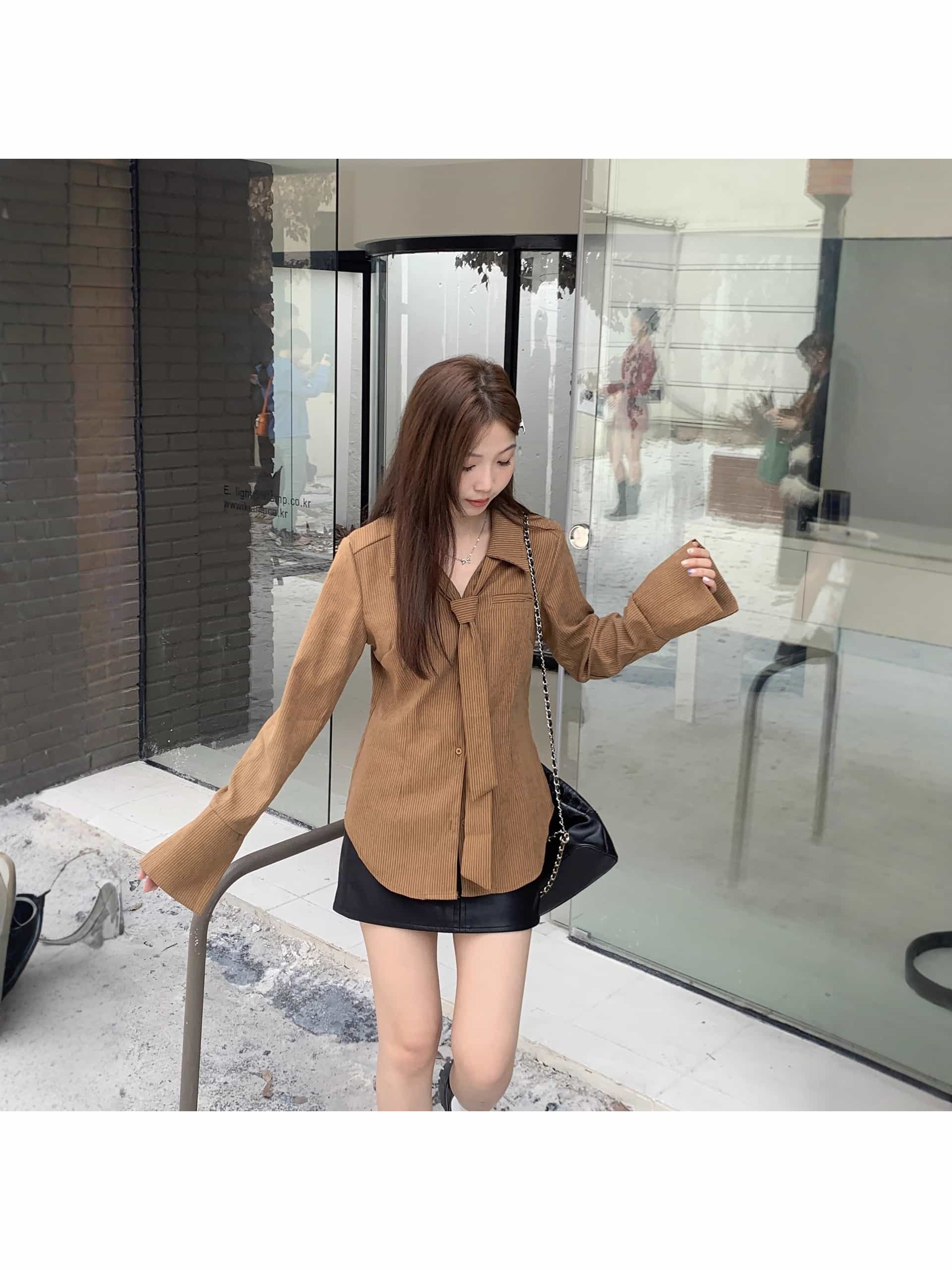 【全店30％OFF引き換え証があり】【襟付き添い人シュロの葉】トップ レディース 縞模様 プルオーバー 長袖 トップス 好いたらしいめ 韓国流行り物 成年者好いたらしい レトロ 酉の方角目じるし か細い 細押し出し 着痩せ 体型押しかぶせる 上衣 春 秋 冬 執務室 通い 通