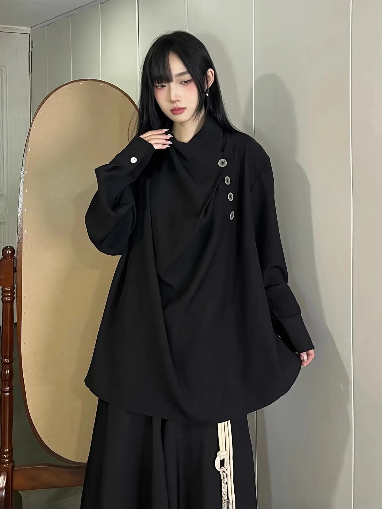【全店30％OFF引き換え証があり】【うつり変わり青写真】トップ レディース 長袖 非対称 プルオーバー 黒 流行り物系 上衣 体型押しかぶせる ゆったり トップス ビッグ影ぼうし 気が大きい大きさ 春 秋 冬 好いたらしいめ 成年者好いたらしい 個人的特徴的 瀬戸もの名取り草風