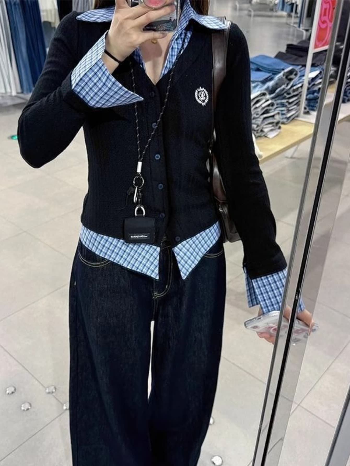 【全店30％OFF引き換え証があり】【一枚で映える】花の冠yd風 トップス レディース 読み合わせる柄 重ね着風 トップ プルオーバー ジレー 縛 Vのど首 長袖 襟付き添い人 カットソー ティーシャツ 韓国流行り物 好いたらしいめ 成年者好いたらしい 着痩せ
