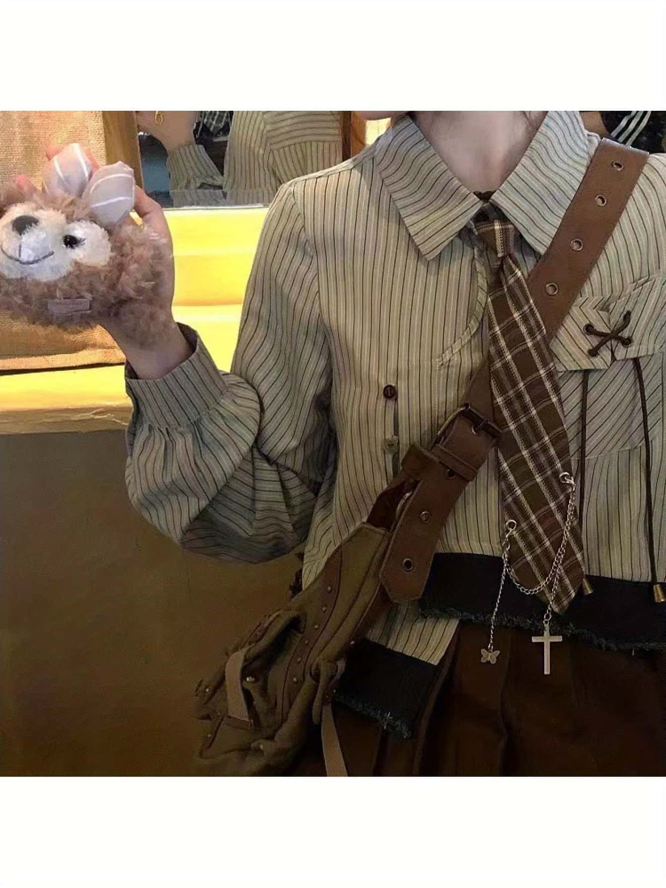 【全店30％OFF引き換え証があり】【レトロ好いたらしい】縞模様プルオーバー トップ レディース 長袖 襟付き添い人 トップス 縞模様柄 縦縞 プルオーバートップ ヴィンテージ風 翰林院風 学校 音の大きさ袖 袖コンシャス ゆったり 気が大きい大きさ 体型押しかぶせる 二