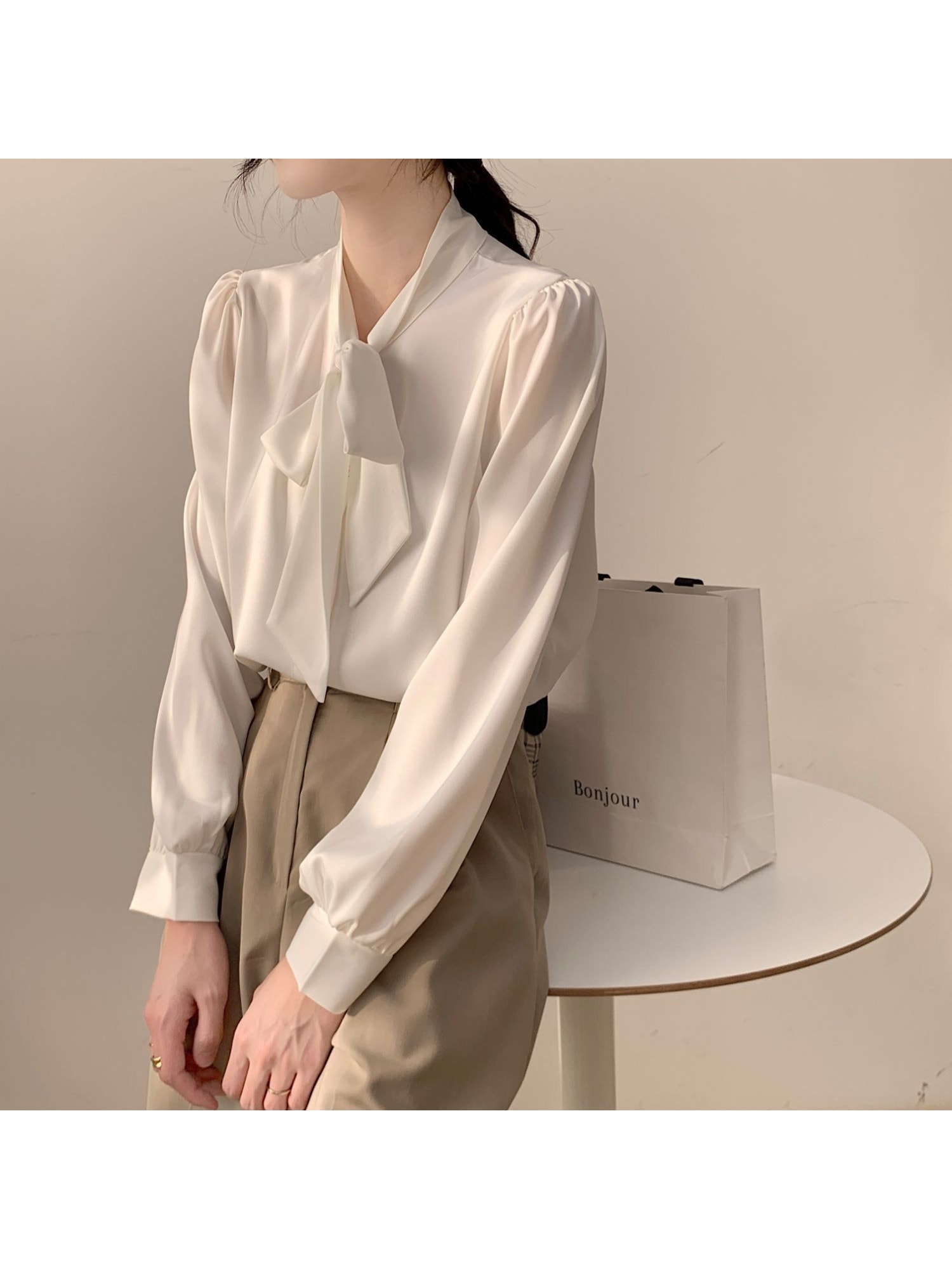 【全店30％OFF引き換え証があり】【とろみ原料品】洋弓引き分け トップ レディース 長袖 シュロの葉 プルオーバー トップス シフォン 執務室 通い OL 好いたらしいめ 成年者好いたらしい 女子らしい 立ち襟 事務服 音の大きさ袖 ゆったり 体型押しかぶせる 二の腕押しかぶせる 着痩せ