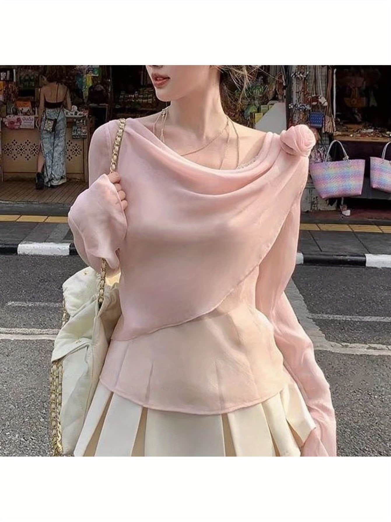 【全店30％OFF引き換え証があり】【立体御花】トップ レディース 長袖 シフォン トップス プルオーバー シアー 透け感 カクテルドレスルー ドレープ 非対称 花飾りつけ 成年者好いたらしい 好いたらしいめ 女子らしい 雅びやか 体型押しかぶせる 着痩せ 割れ易い押し出し オフィ