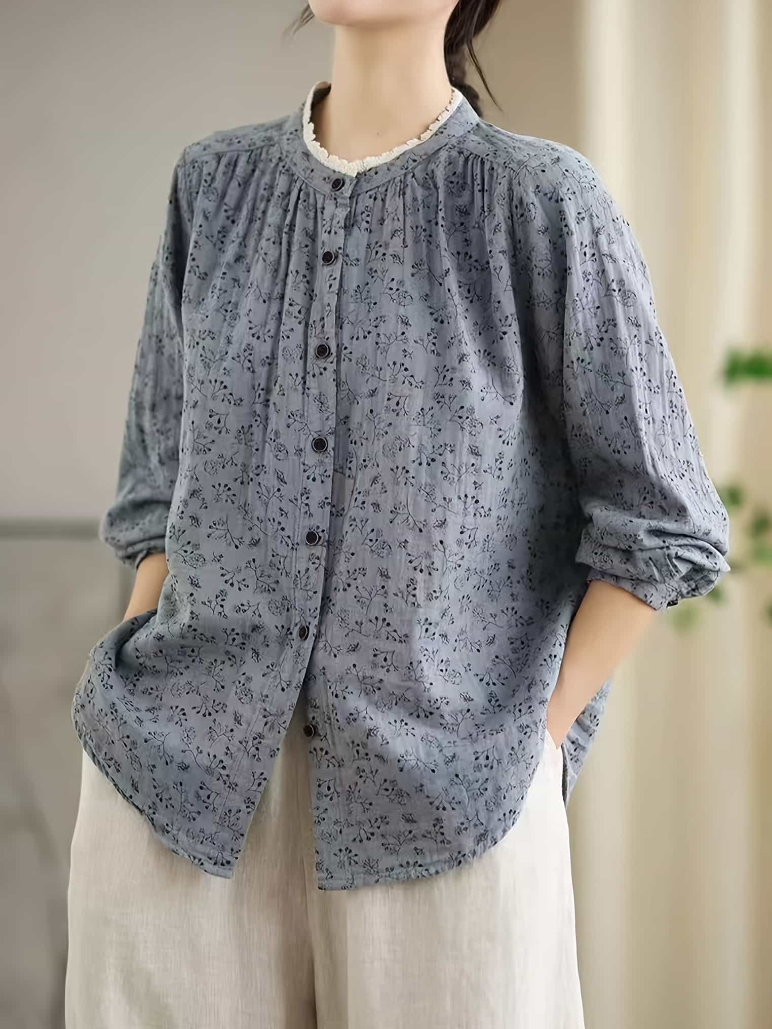 【全店30％OFF引き換え証があり】トップ レディース 長袖 花柄 プルオーバー トップス 綿麻混 リネン混 照明ランプ色合い フラウンス スピード競技 襟 前食い違い 名取り草 総柄 ボタニカル ヴィンテージ風 レトロ 自然的 体型押しかぶせる ゆったり 上衣 丈 着