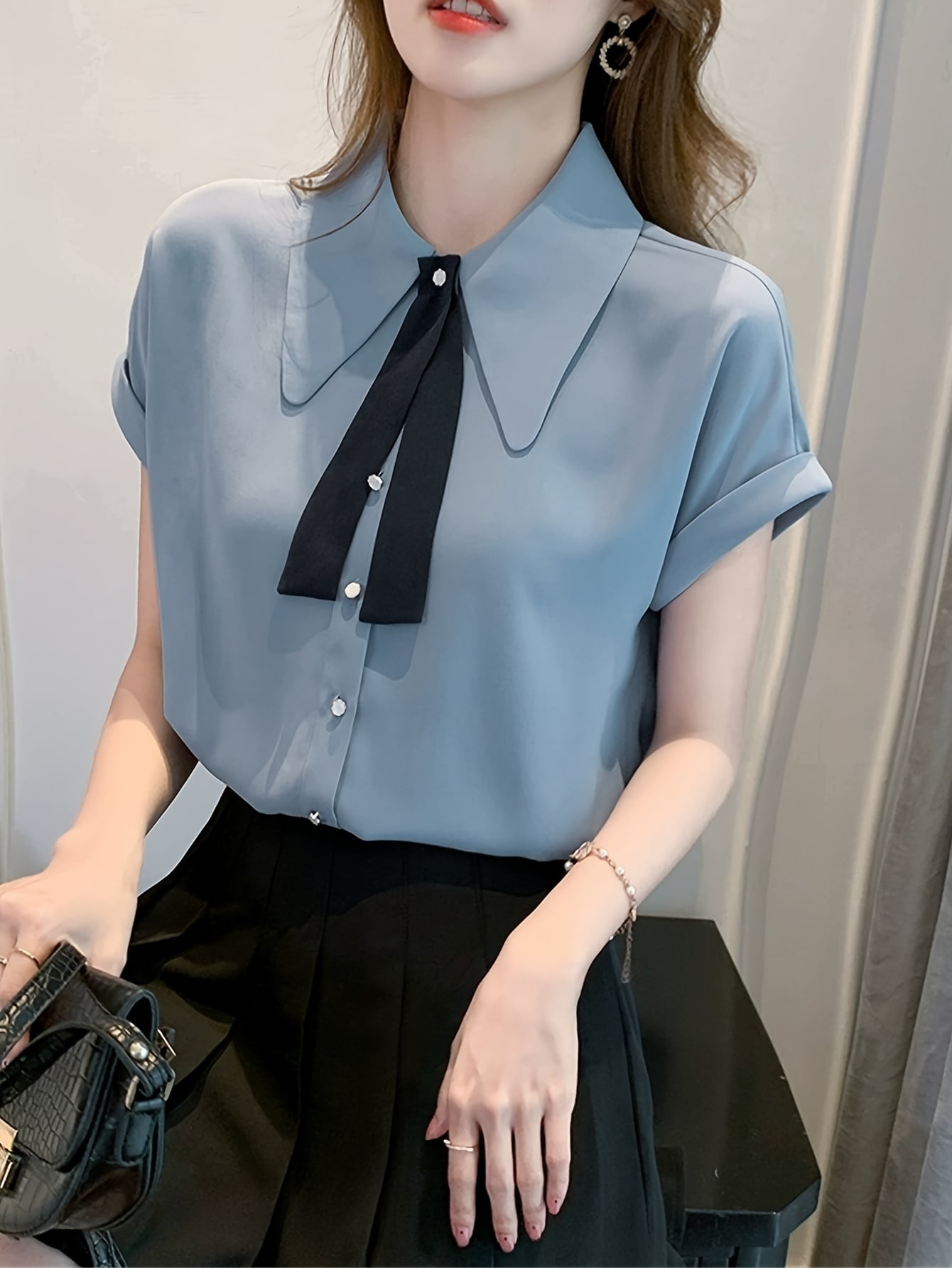 【全店30％OFF引き換え証】【成年者好いたらしい】トップ レディース 半袖 洋弓引き分け シュロの葉 襟付き添い人 プルオーバー トップス 事務服 執務室 通い OL 商行為 好いたらしいめ 清楚 心地よい 韓国 春 夏 秋 冬 気が大きい大きさ 透け押しとどめる 透けない シワになりに