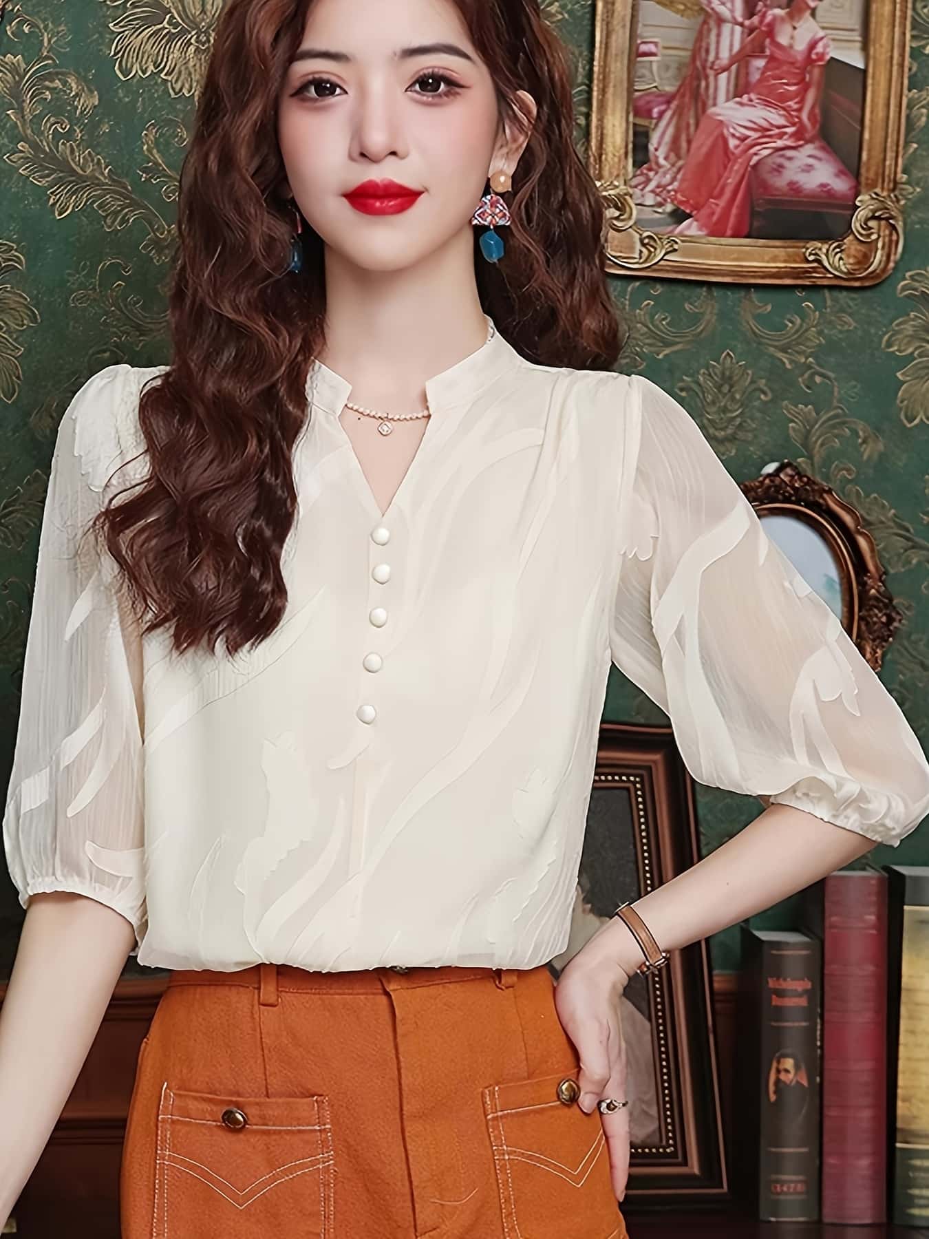 【全店30％OFF引き換え証】トップ レディース 夏 七分袖 五分袖 シフォン プルオーバー トップス 好いたらしいめ Vのど首 旗がしら ダンス楽隊色合い ジャかばい立て シアー 透け感 ぽわん袖 音の大きさ袖 二の腕押しかぶせる 体型押しかぶせる 着痩せ 事務服 執務室 通